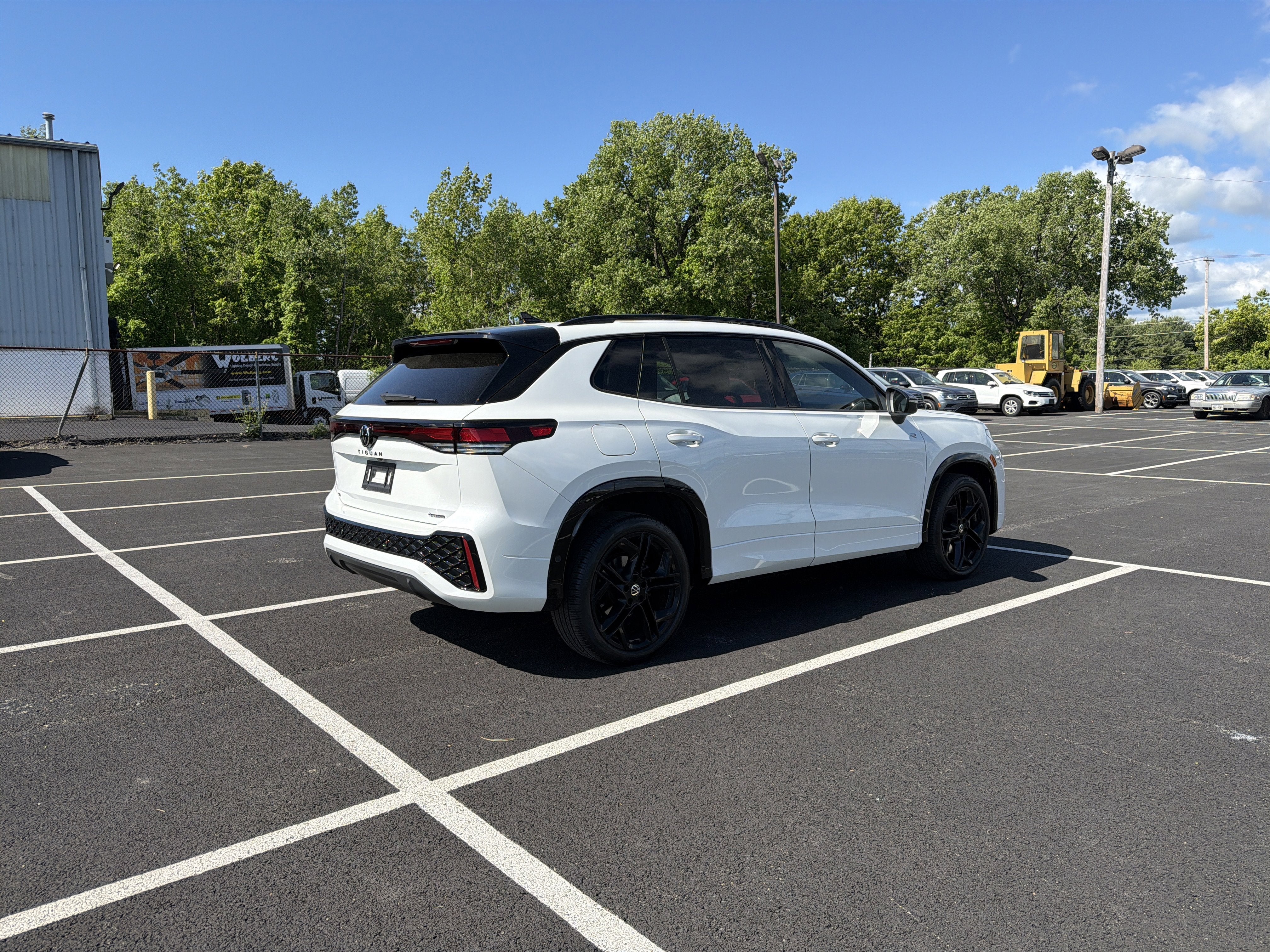 2025 Volkswagen Tiguan 2.0T SE R-Line Black