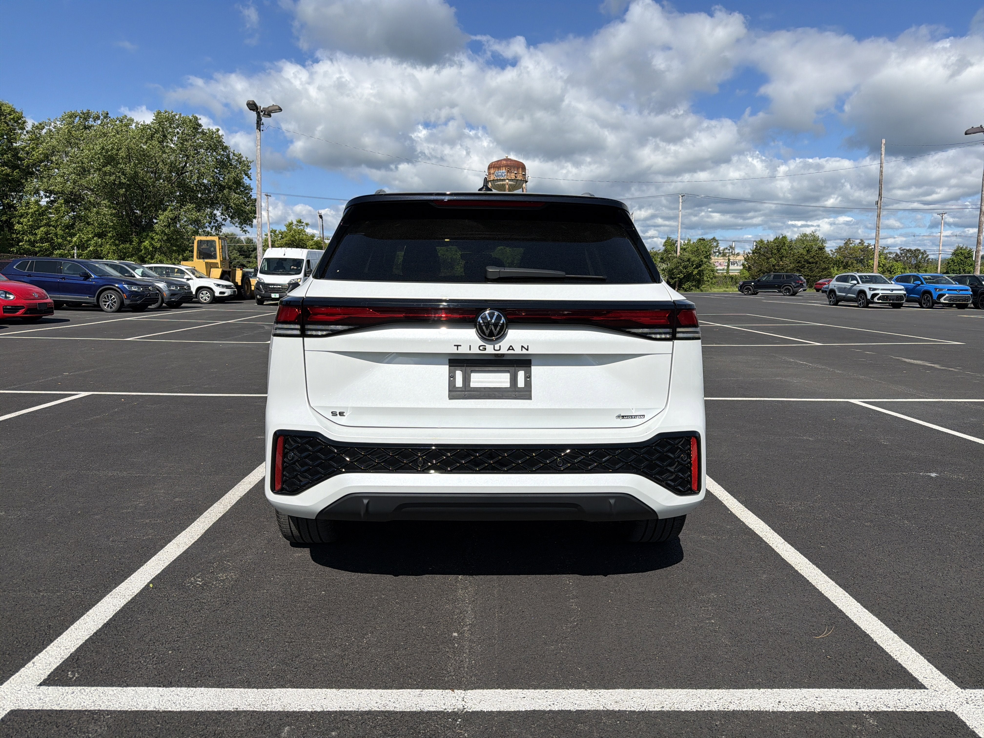 2025 Volkswagen Tiguan 2.0T SE R-Line Black