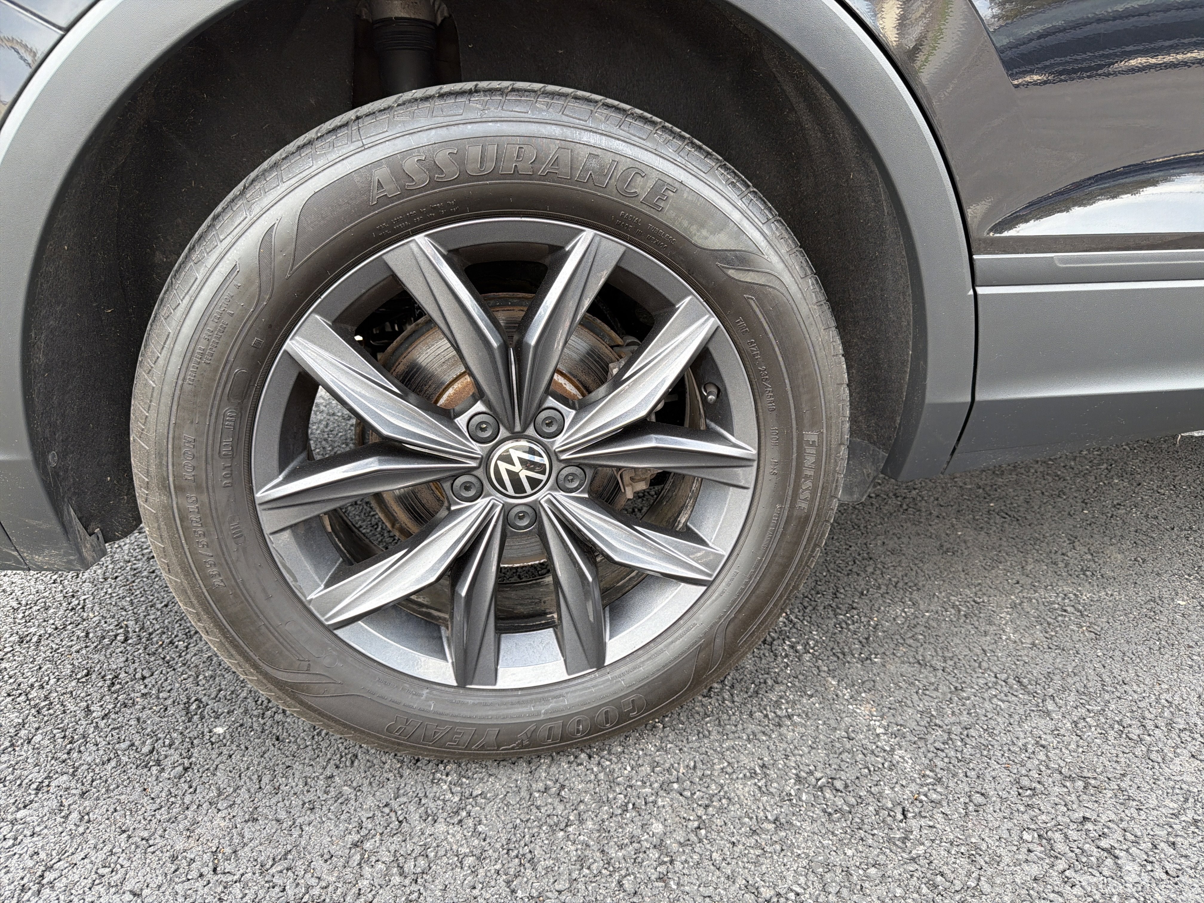 2023 Volkswagen Tiguan 2.0T SE