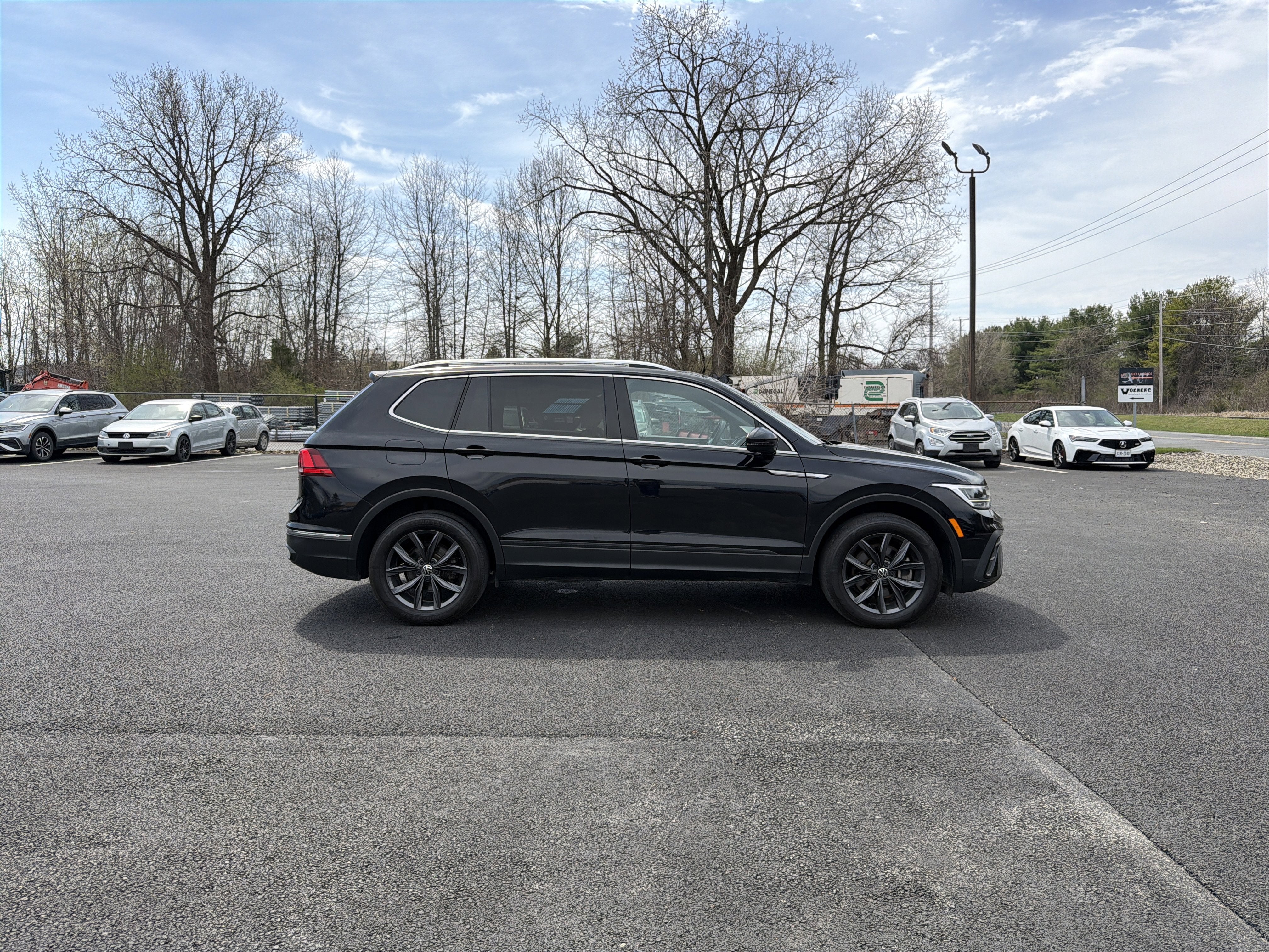 2023 Volkswagen Tiguan 2.0T SE