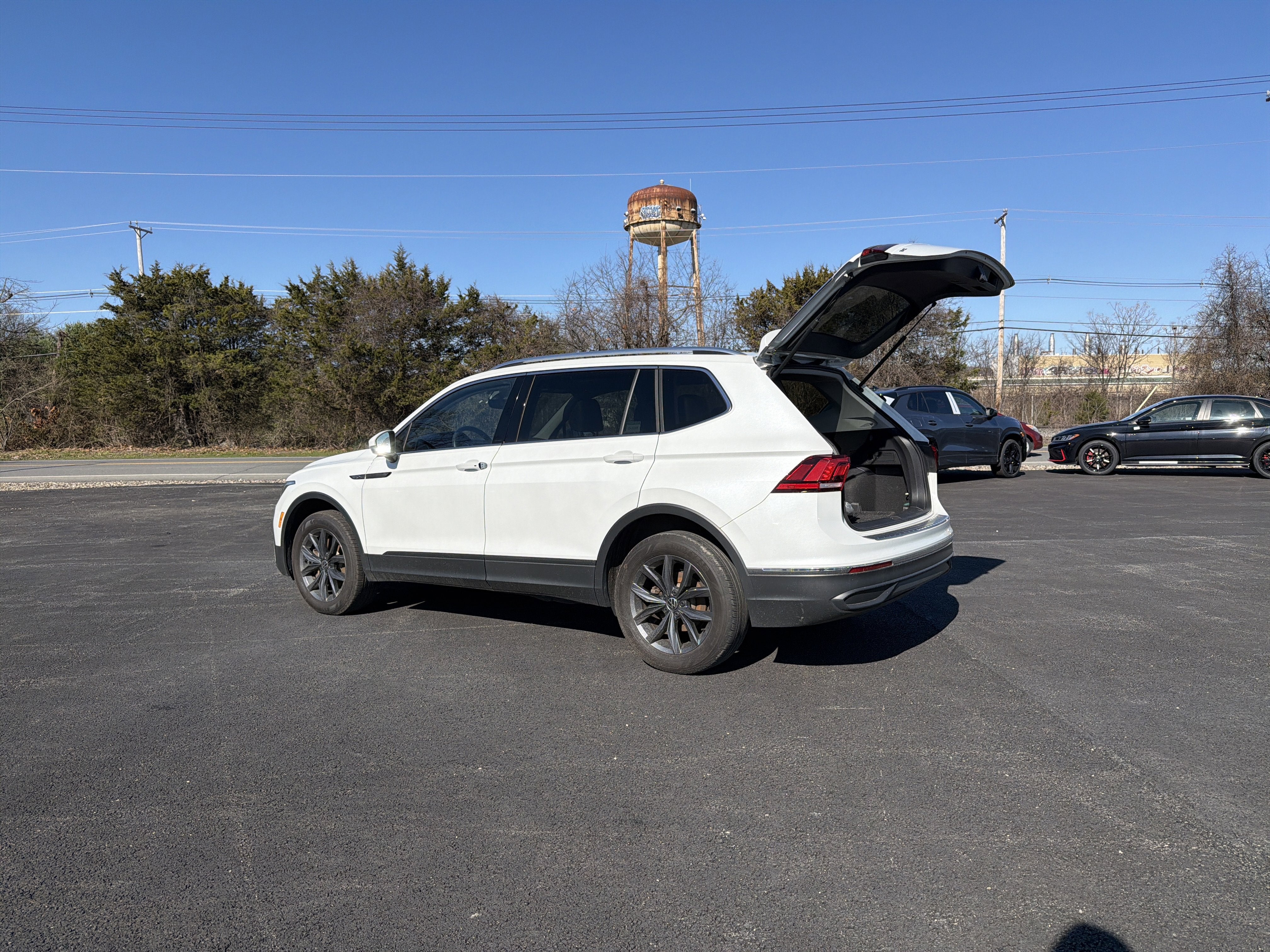 2023 Volkswagen Tiguan 2.0T SE