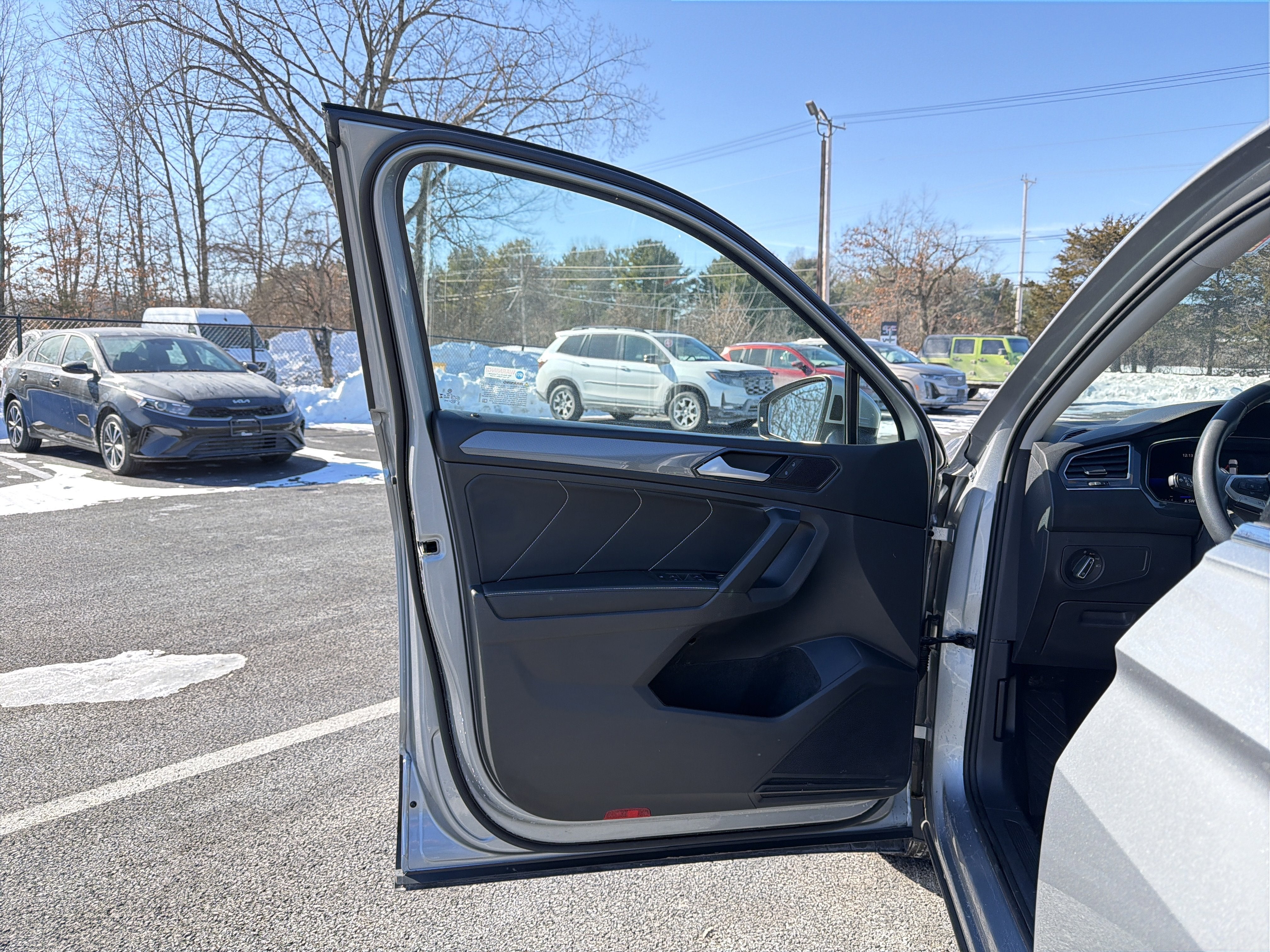 2023 Volkswagen Tiguan 2.0T SE