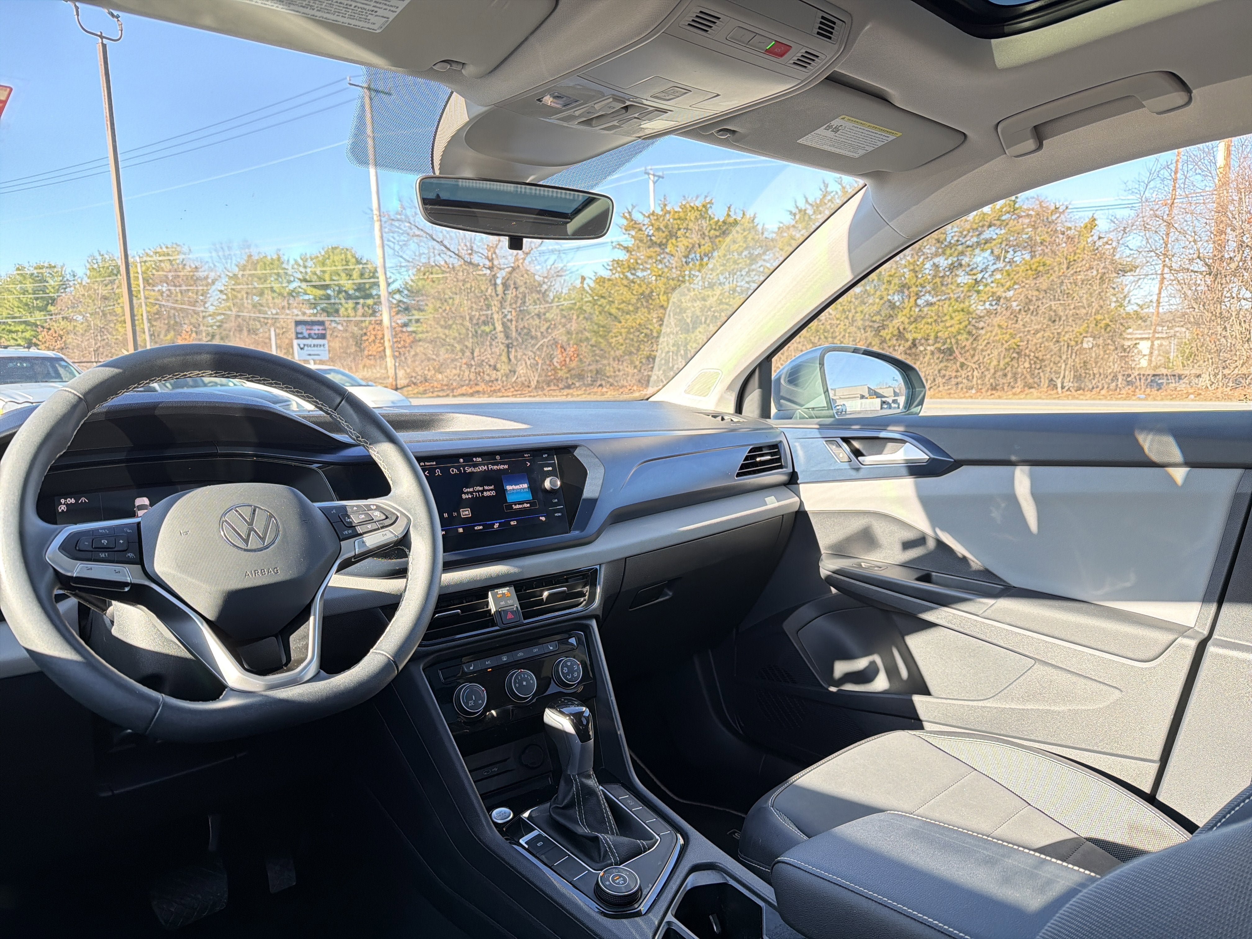 2023 Volkswagen Taos 1.5T SE