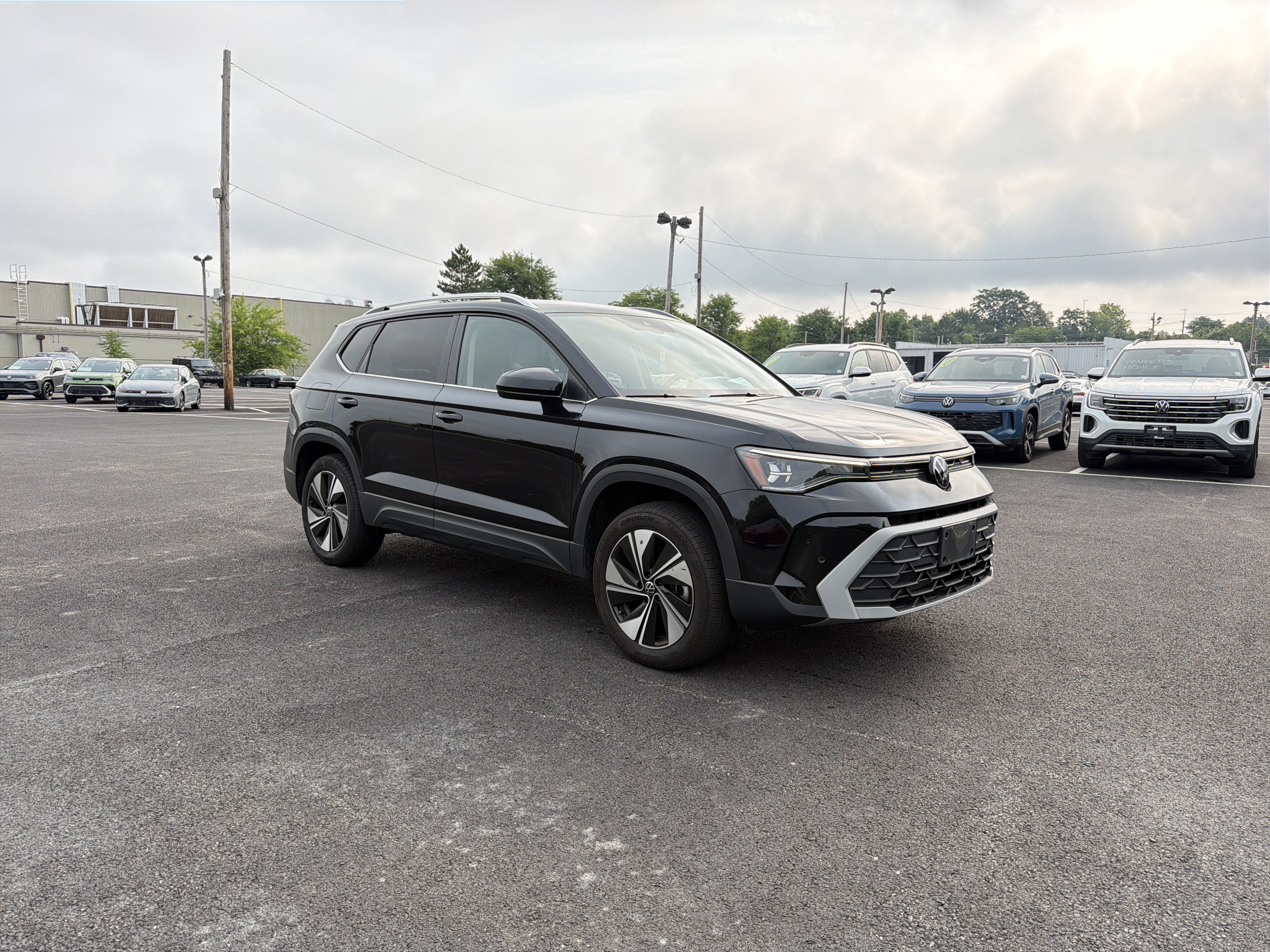 2025 Volkswagen Taos 1.5T SE