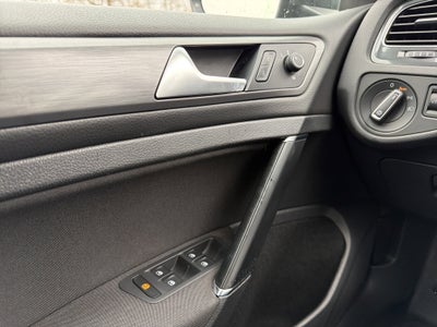 2018 Volkswagen Golf SportWagen S 4Motion