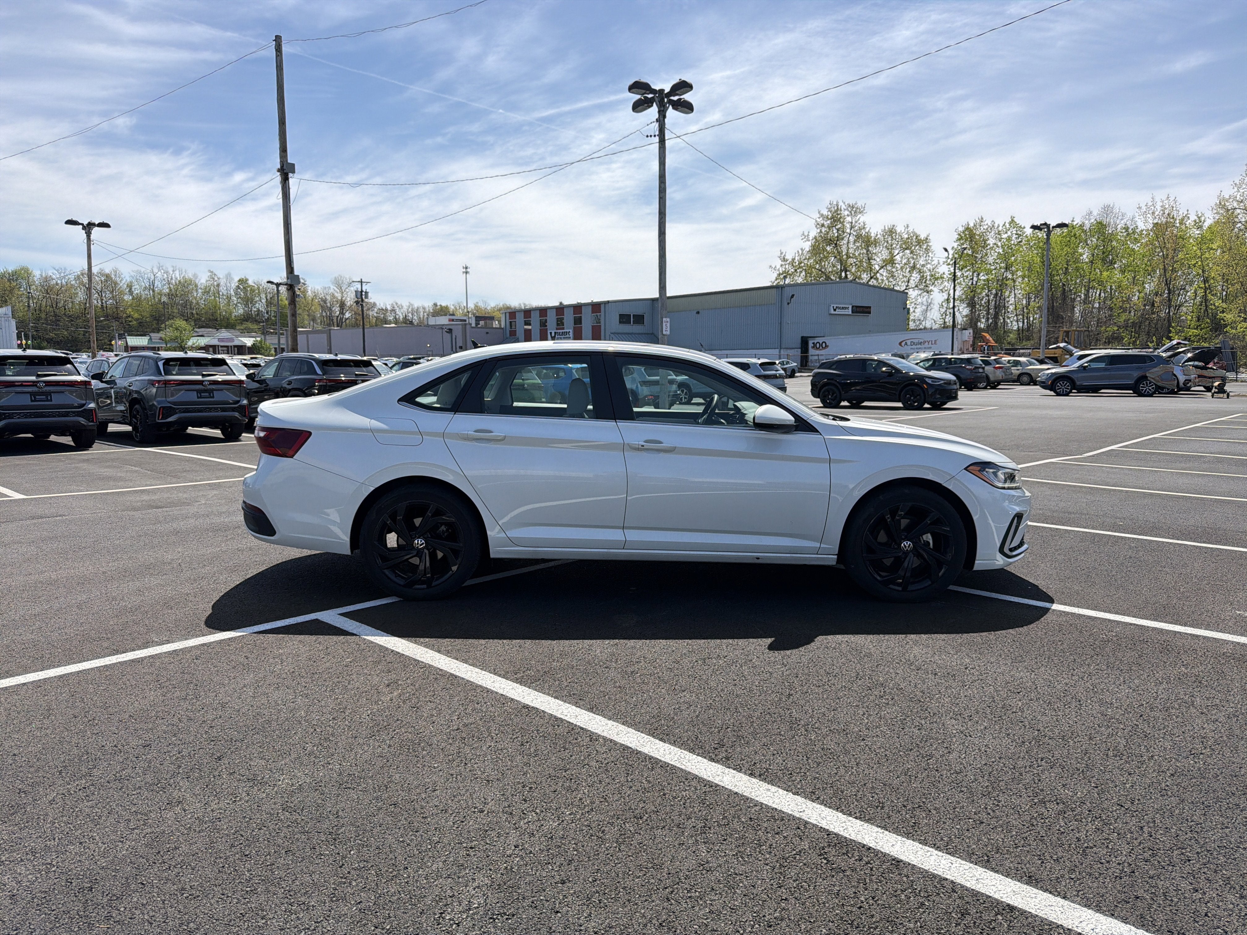 2025 Volkswagen Jetta 1.5T SE