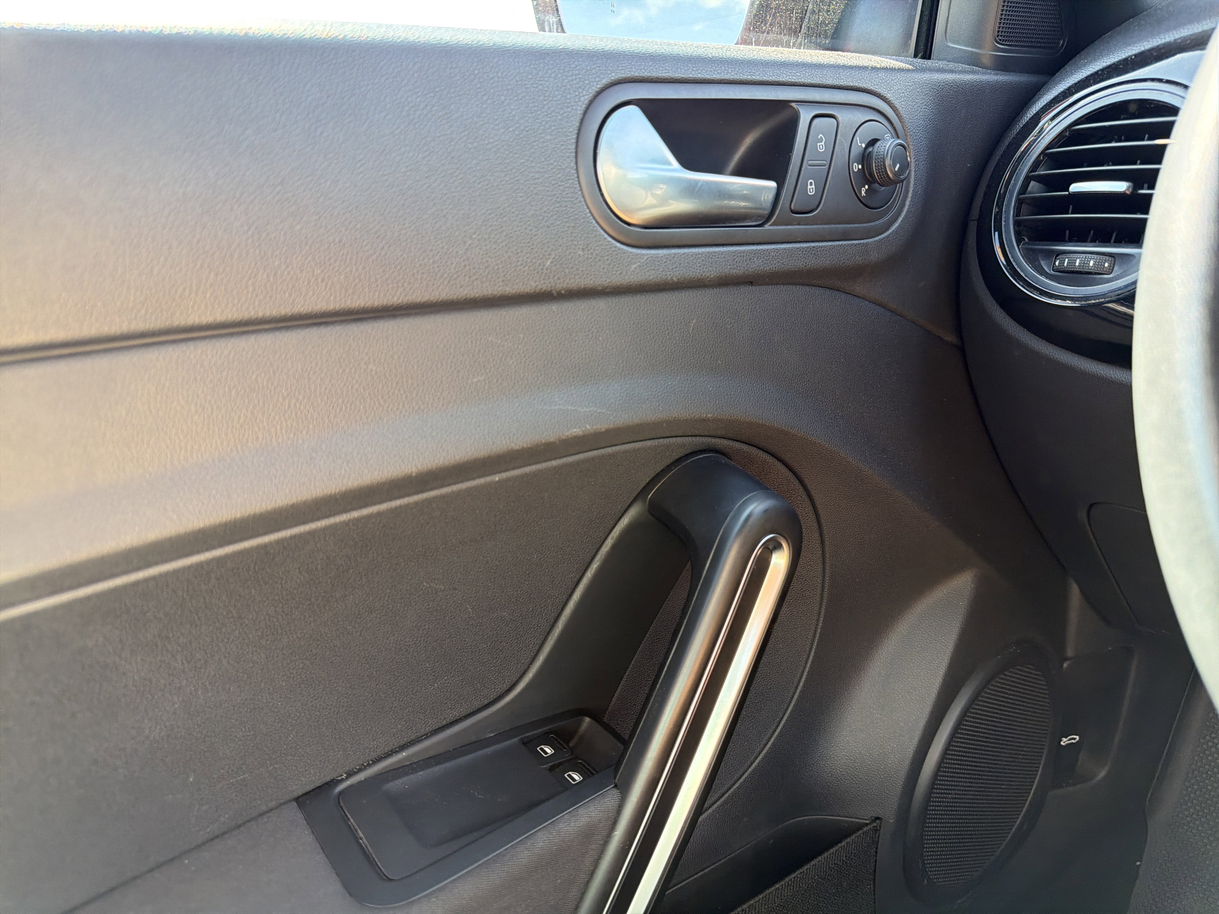 2019 Volkswagen Beetle 2.0T S
