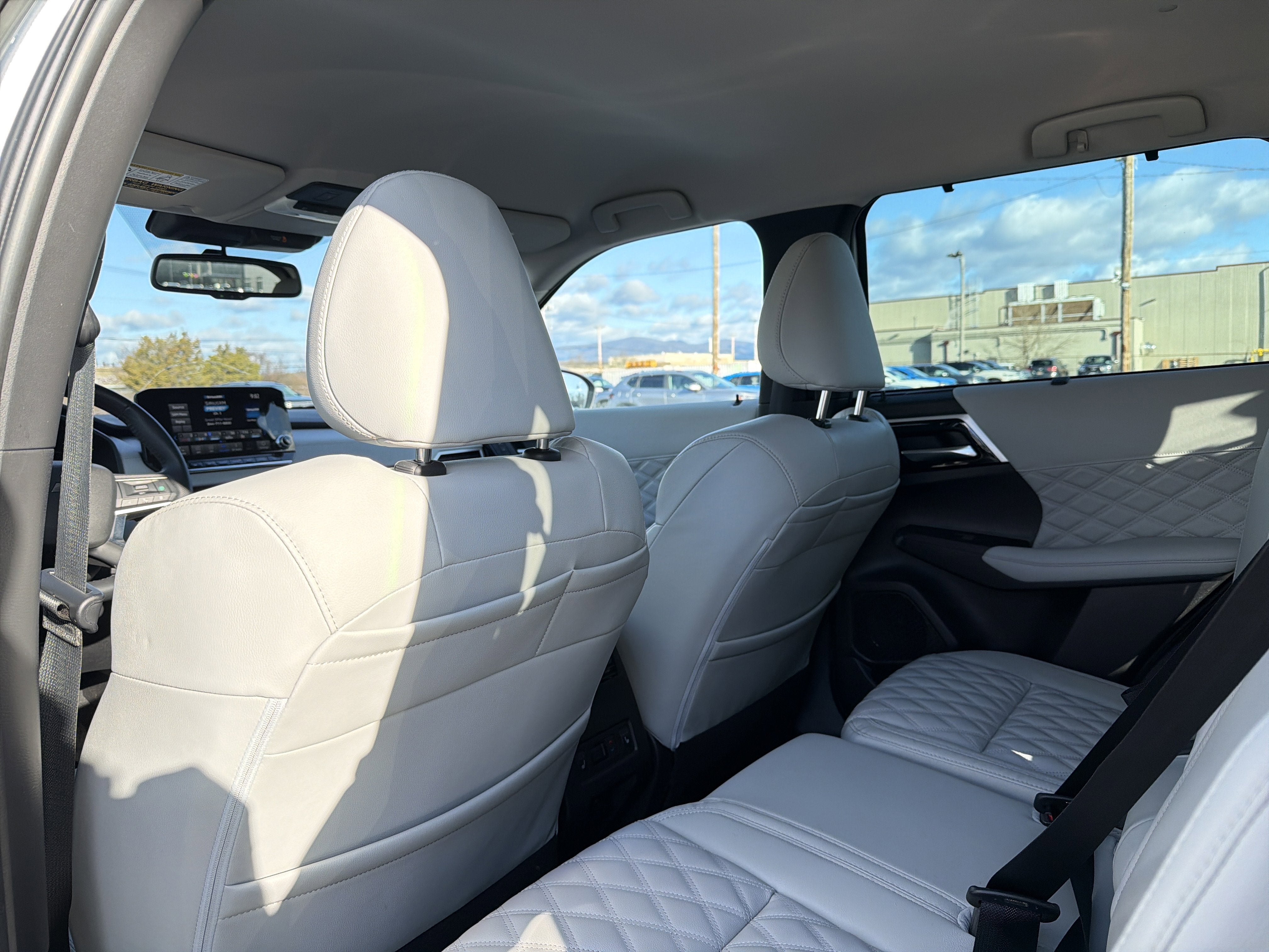 2023 Mitsubishi Outlander PHEV Base