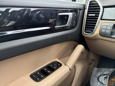 2023 Porsche Cayenne Base