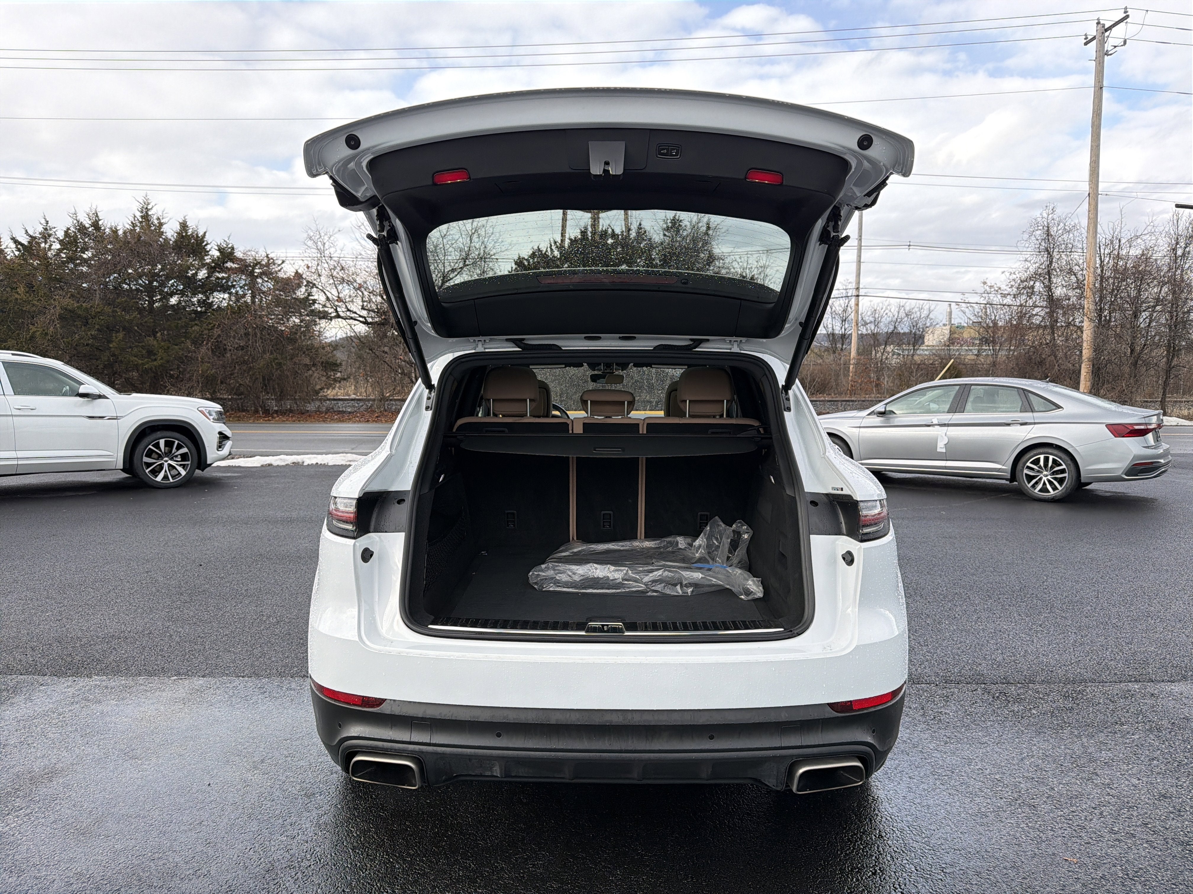 2023 Porsche Cayenne Base