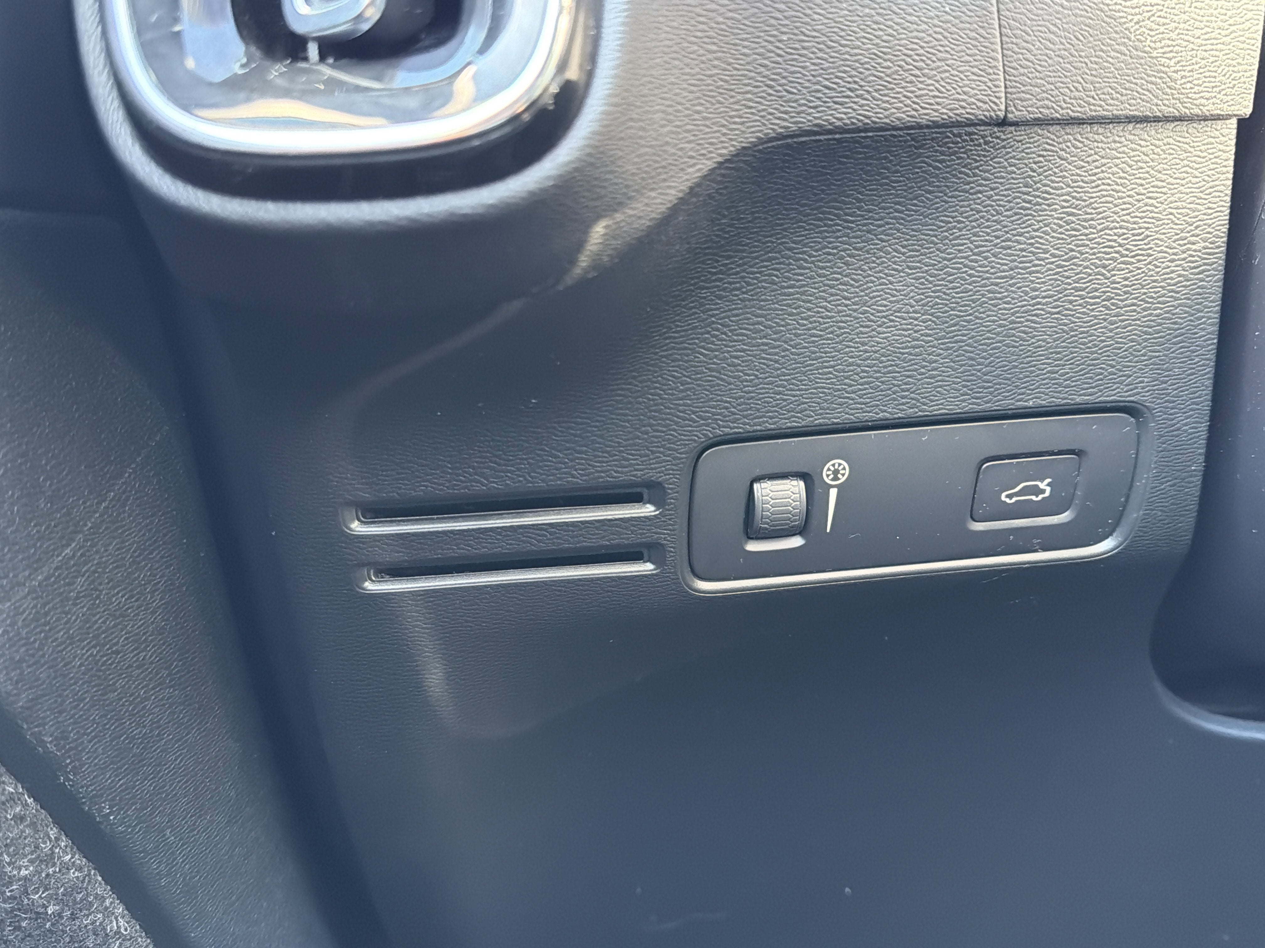 2021 Volvo XC40 R-Design