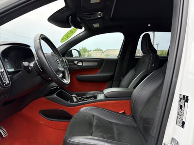 2020 Volvo XC40 R-Design