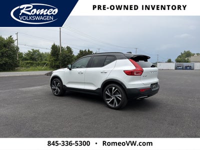2020 Volvo XC40 R-Design