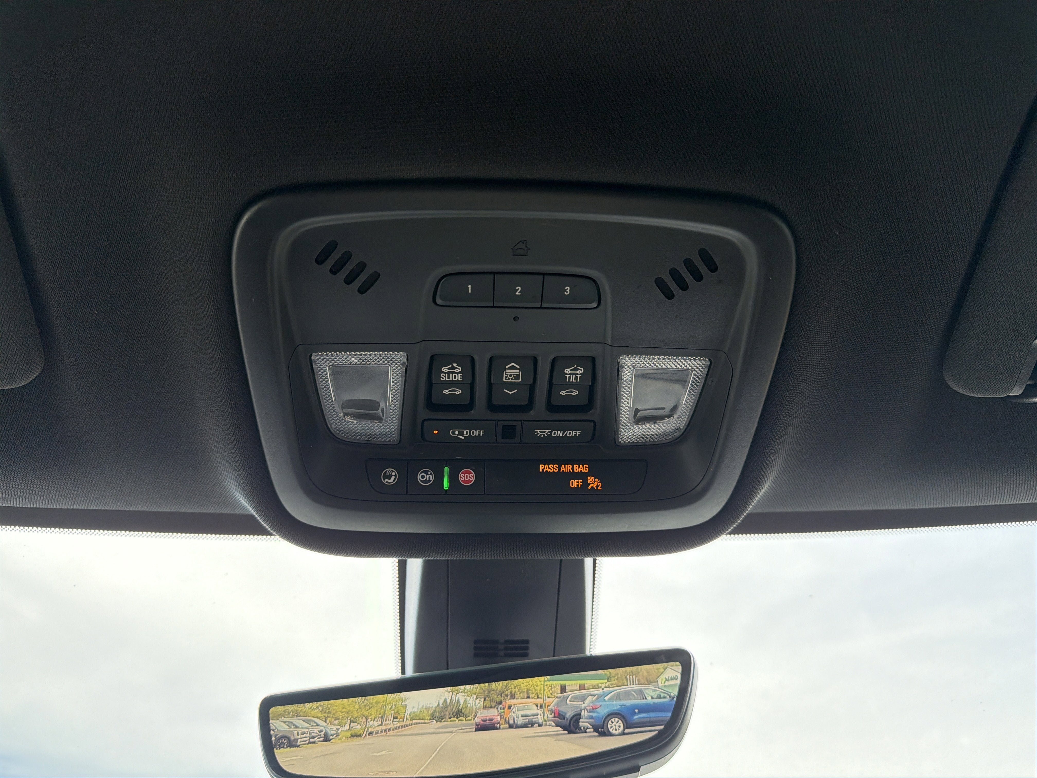 2023 Chevrolet Traverse RS