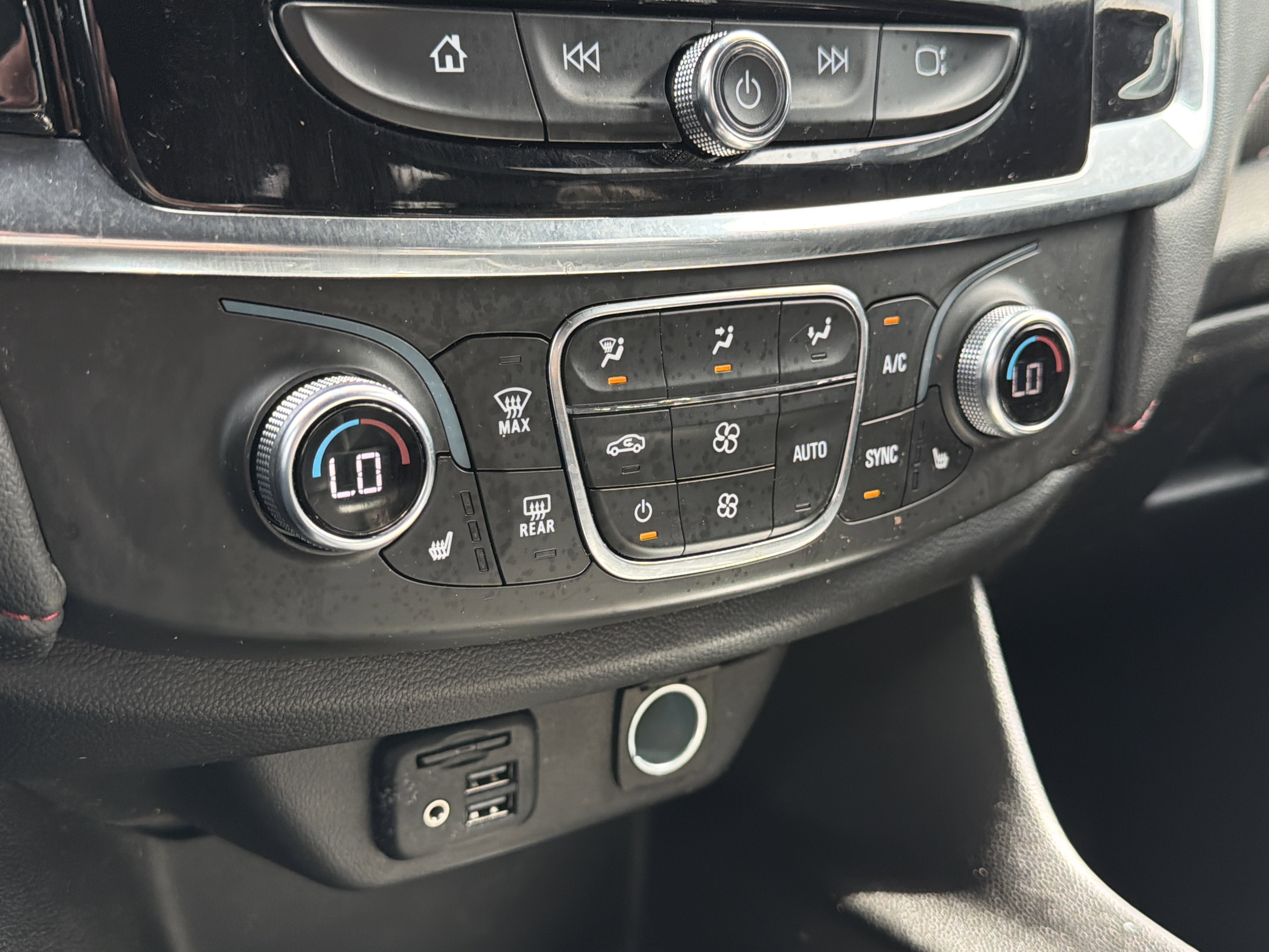 2023 Chevrolet Traverse RS