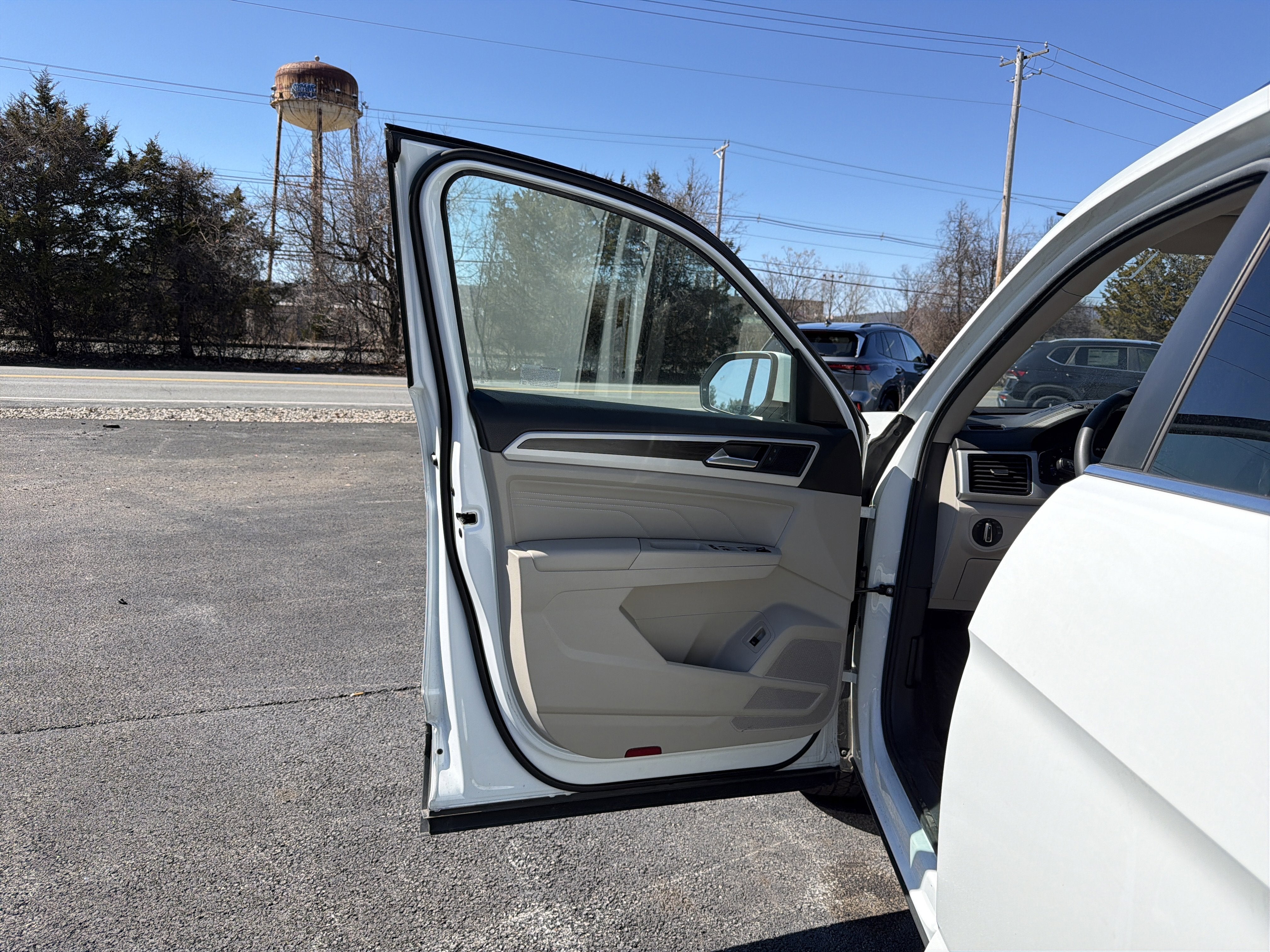 2023 Volkswagen Atlas 3.6L V6 SE w/Technology