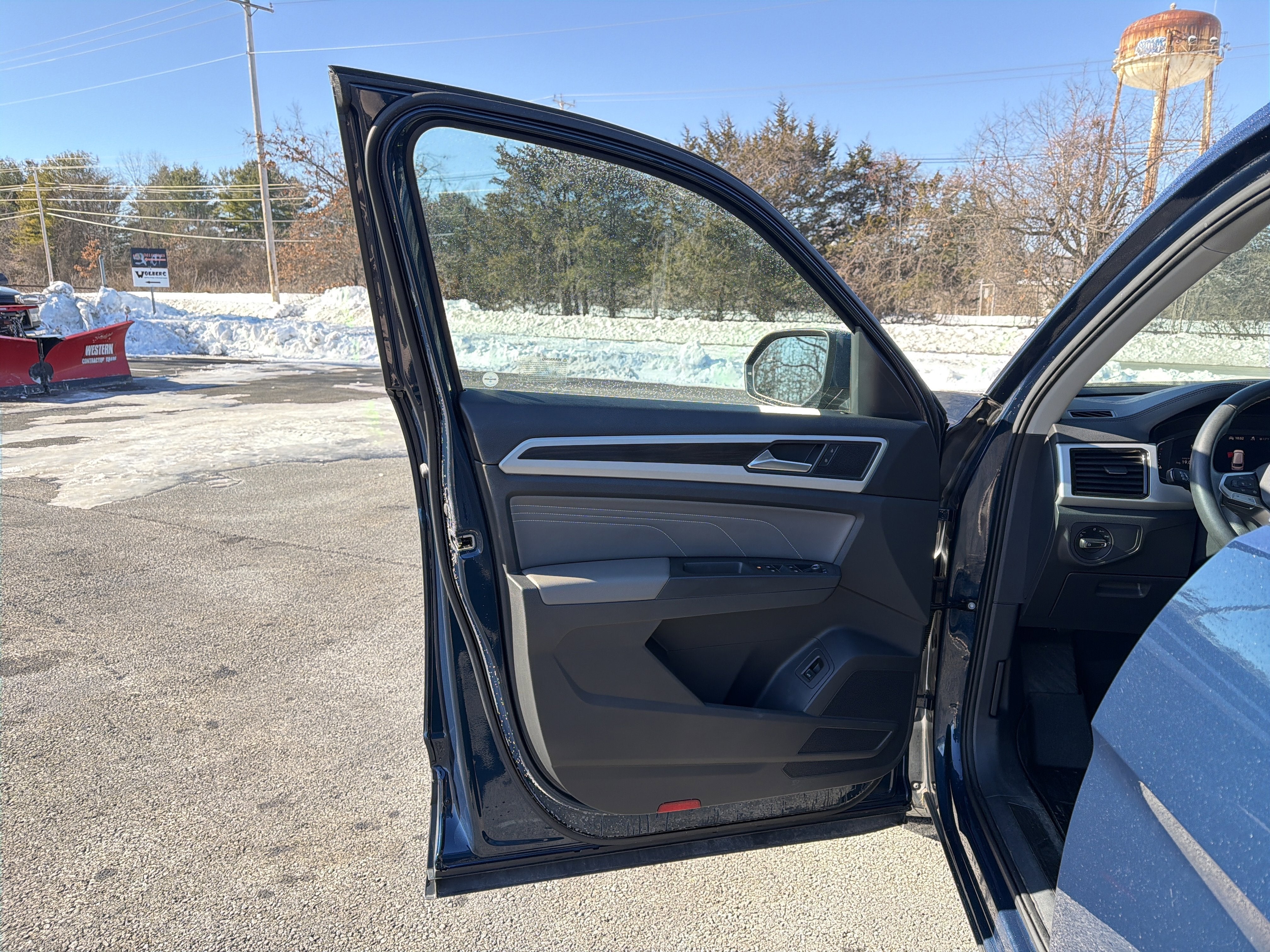 2023 Volkswagen Atlas 3.6L V6 SE w/Technology