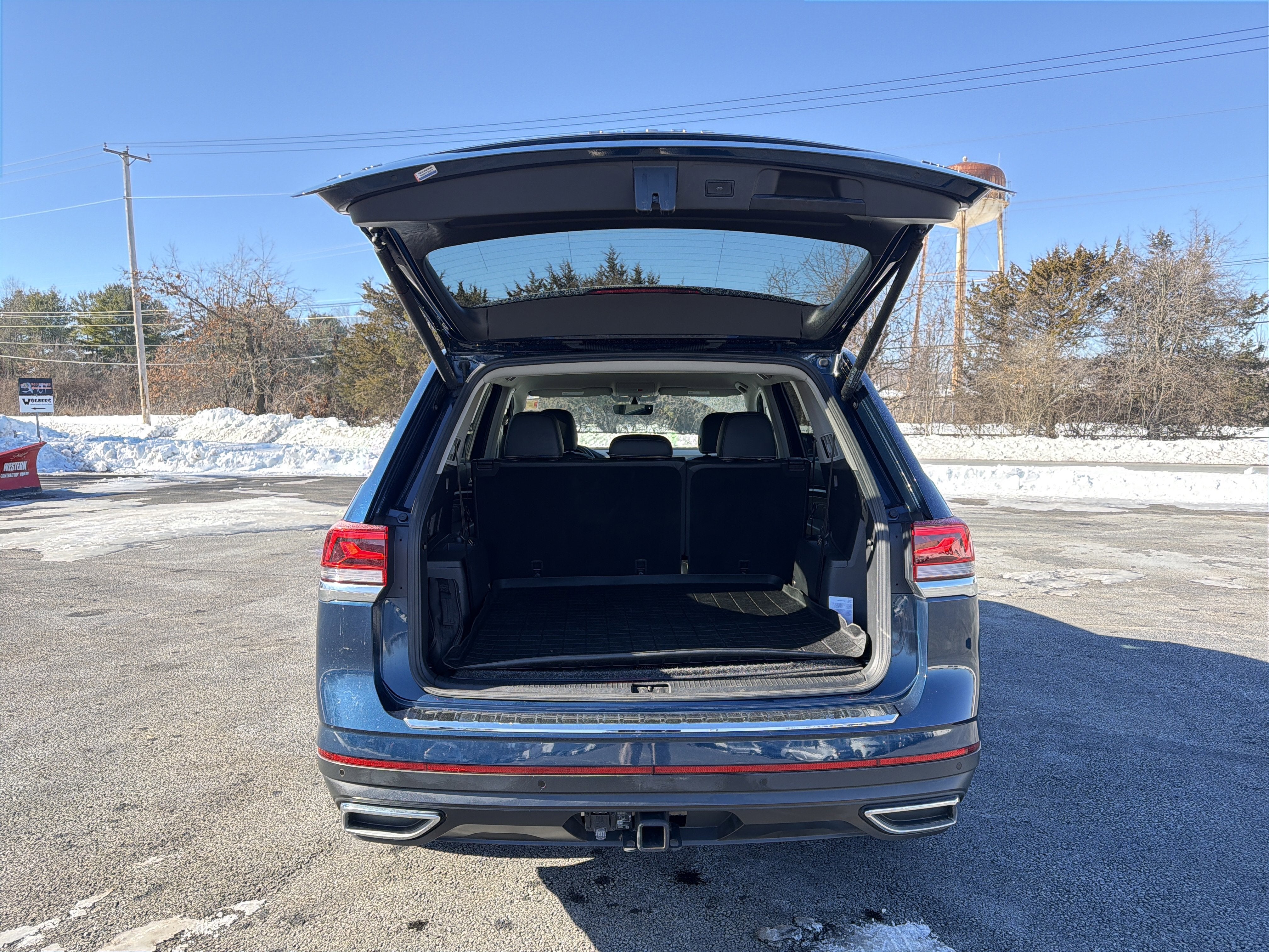 2023 Volkswagen Atlas 3.6L V6 SE w/Technology