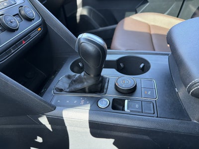 2021 Volkswagen Atlas 3.6L V6 SE w/Technology R-Line