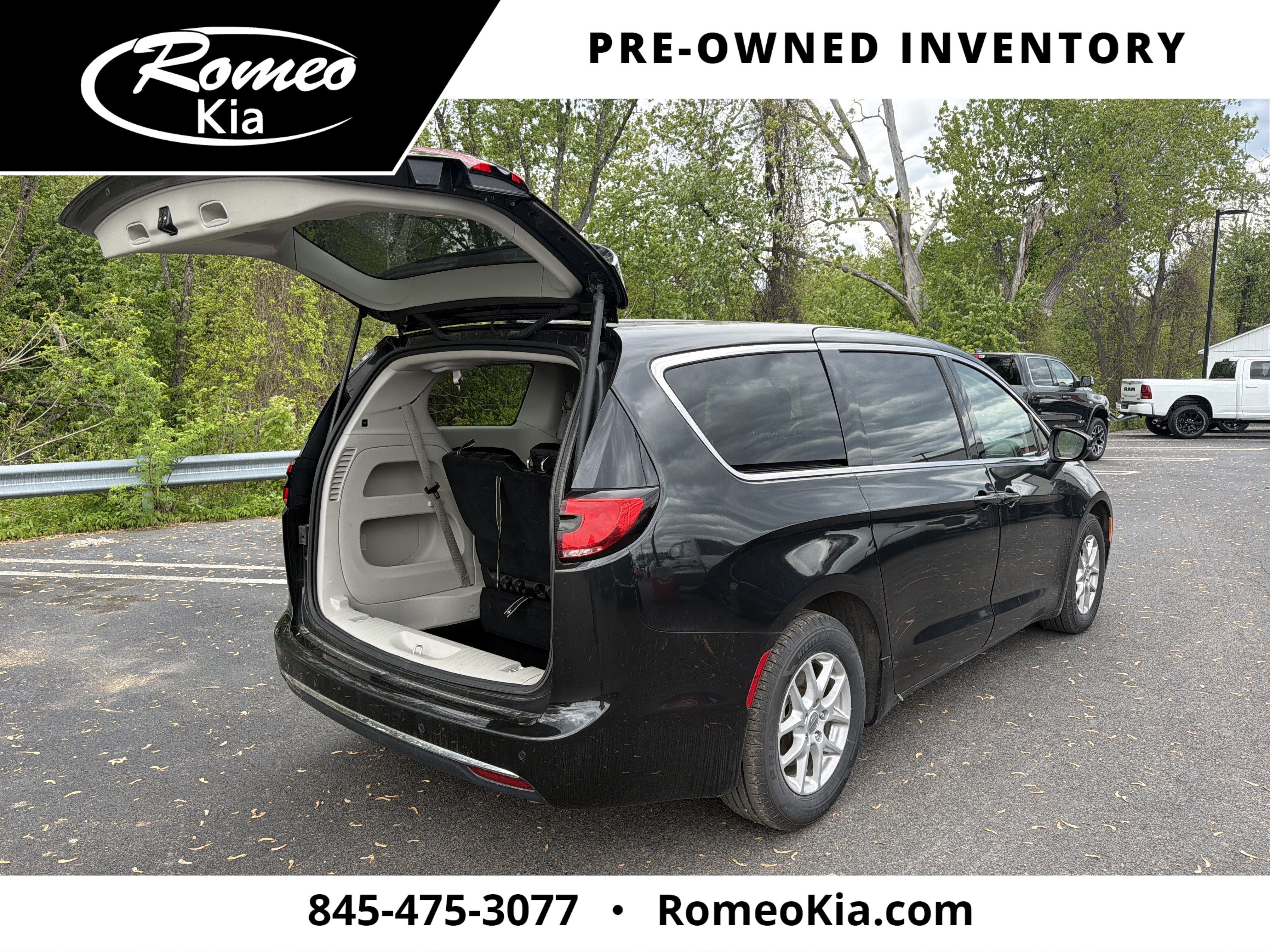 2023 Chrysler Pacifica Touring L