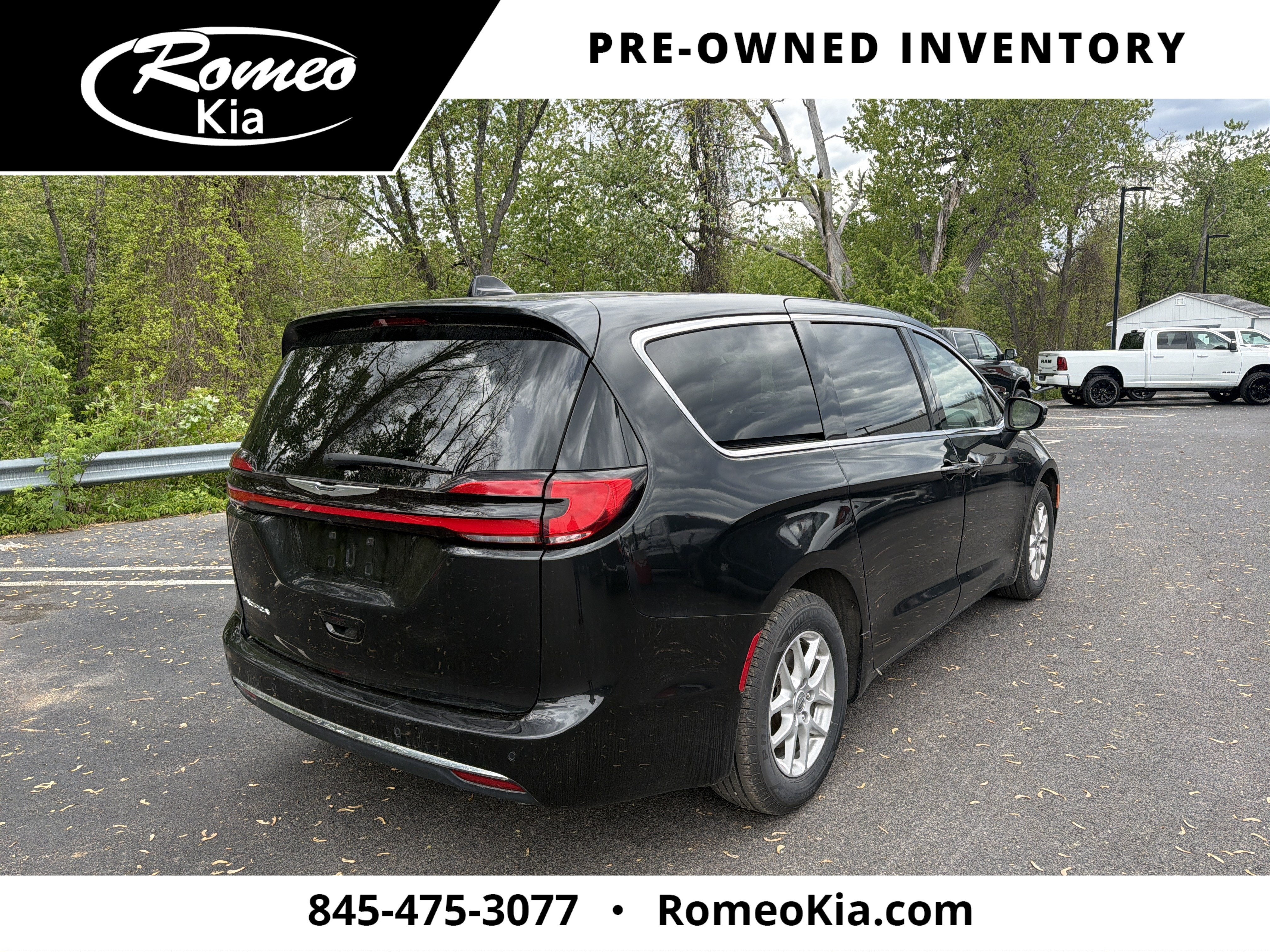 2023 Chrysler Pacifica Touring L