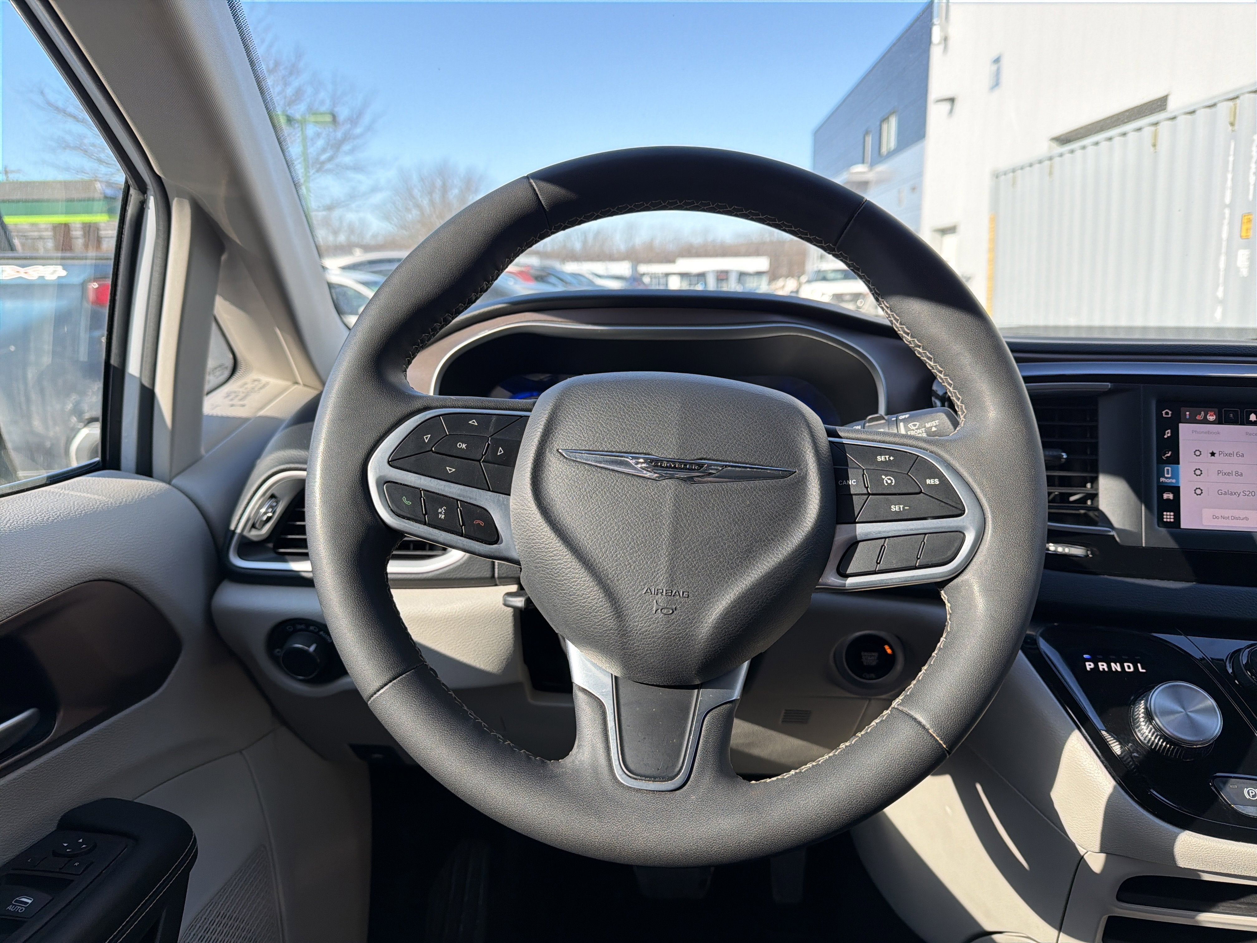 2023 Chrysler Voyager LX