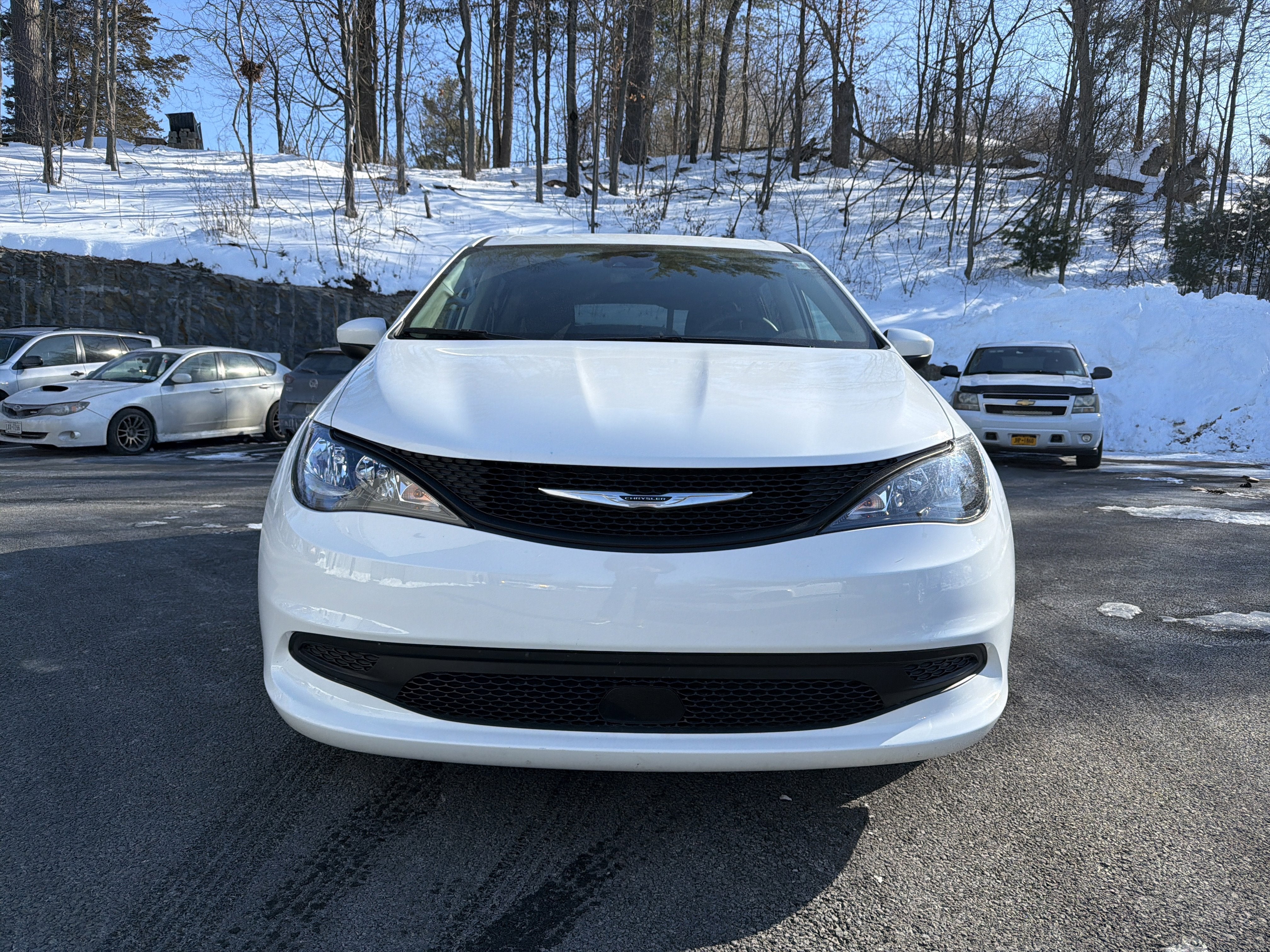 2023 Chrysler Voyager LX