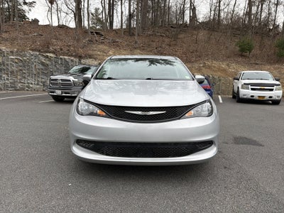 2023 Chrysler Voyager LX