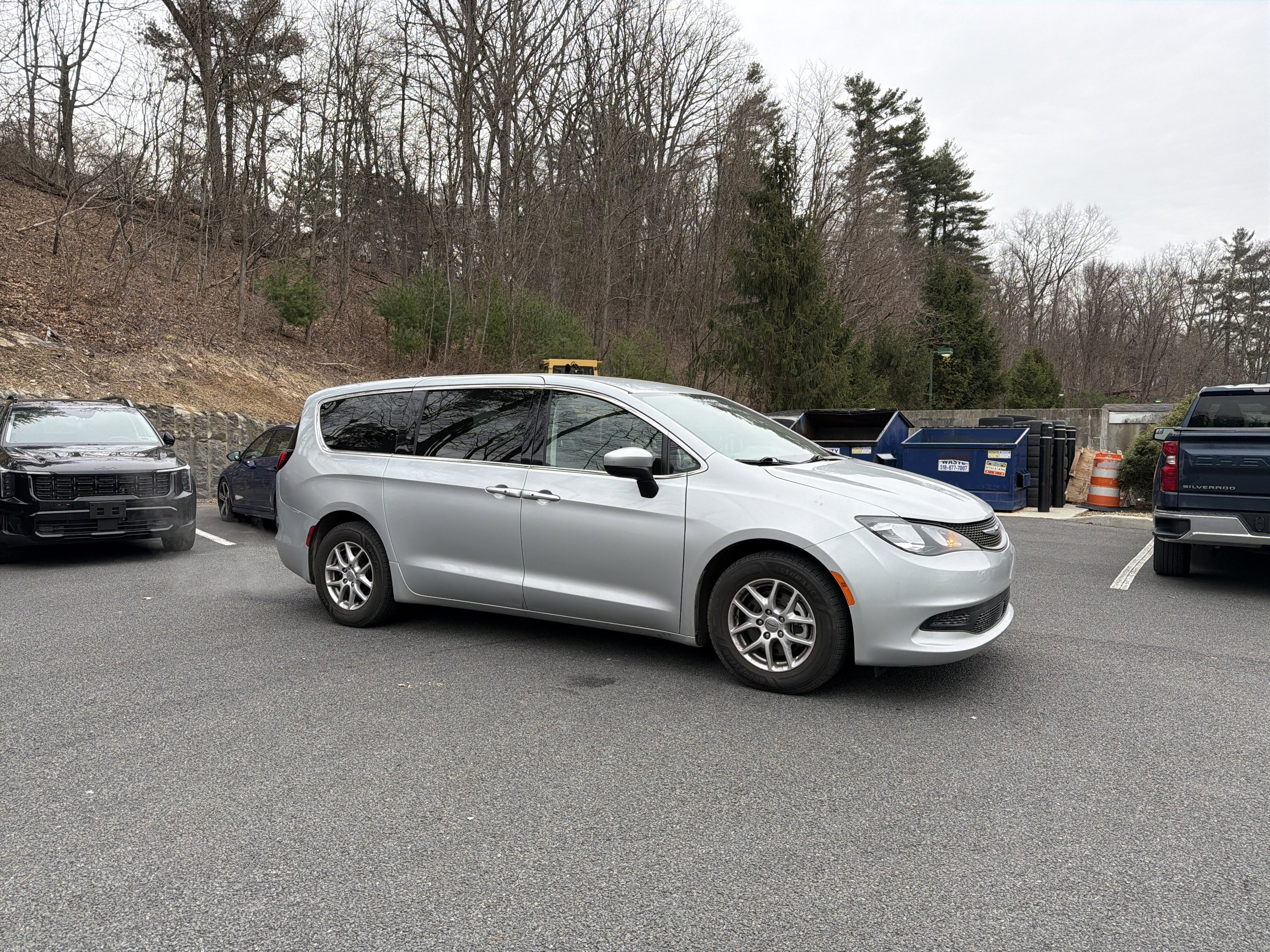 2023 Chrysler Voyager LX