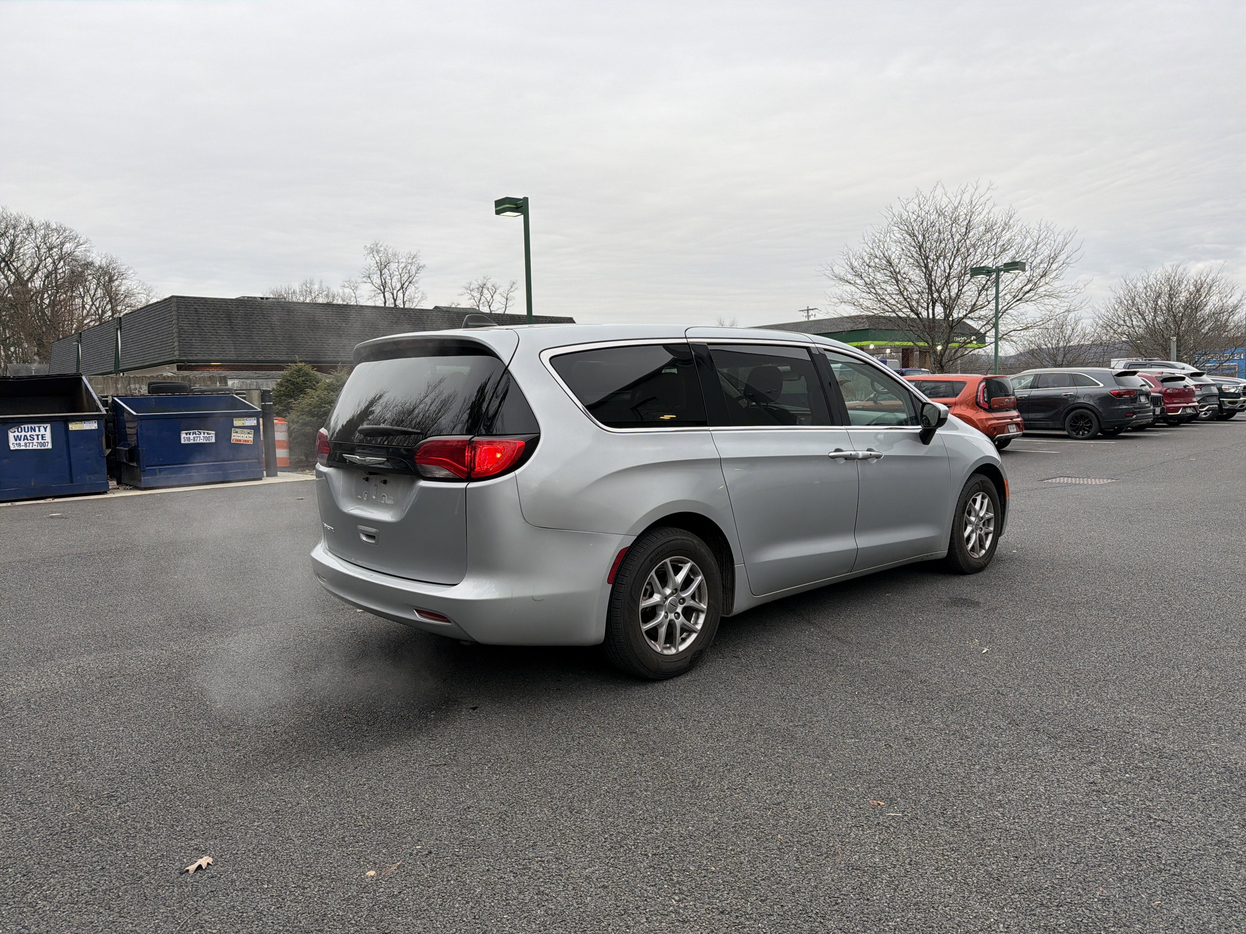 2023 Chrysler Voyager LX