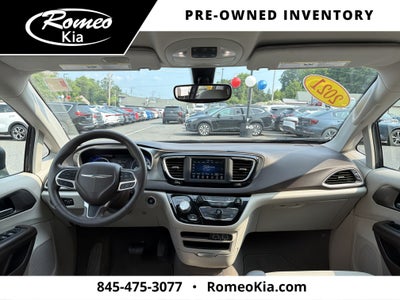 2021 Chrysler Voyager LXI