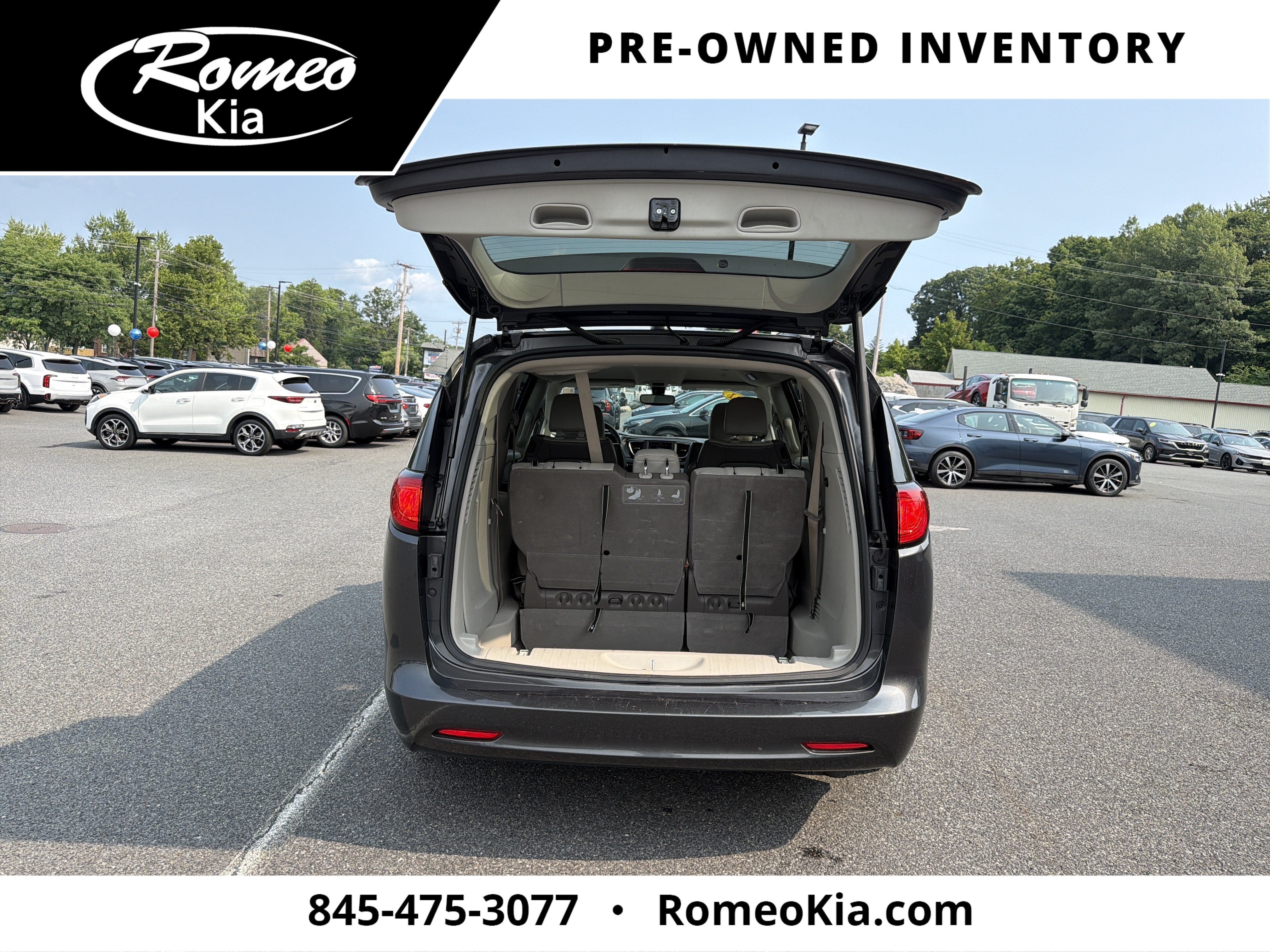 2021 Chrysler Voyager LXI