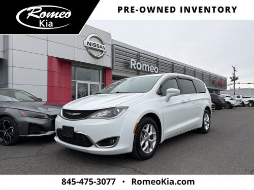 2020 Chrysler Pacifica Touring