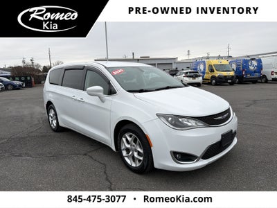 2020 Chrysler Pacifica Touring