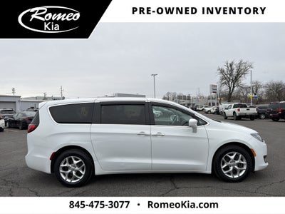 2020 Chrysler Pacifica Touring