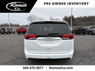 2020 Chrysler Pacifica Touring