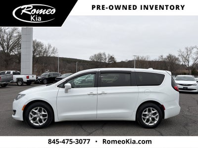 2020 Chrysler Pacifica Touring