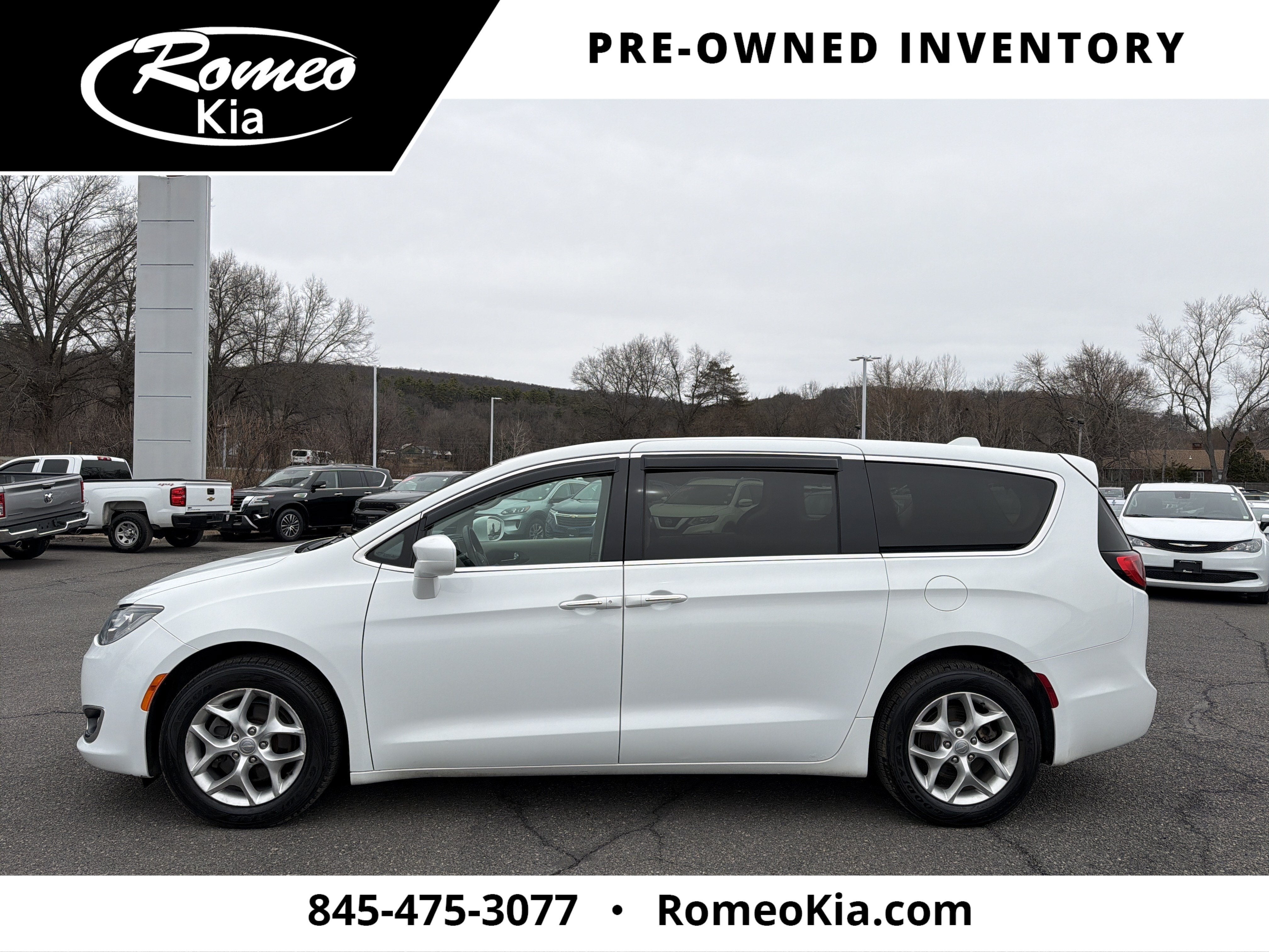 2020 Chrysler Pacifica Touring