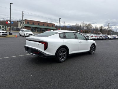 2025 Kia K4 LXS