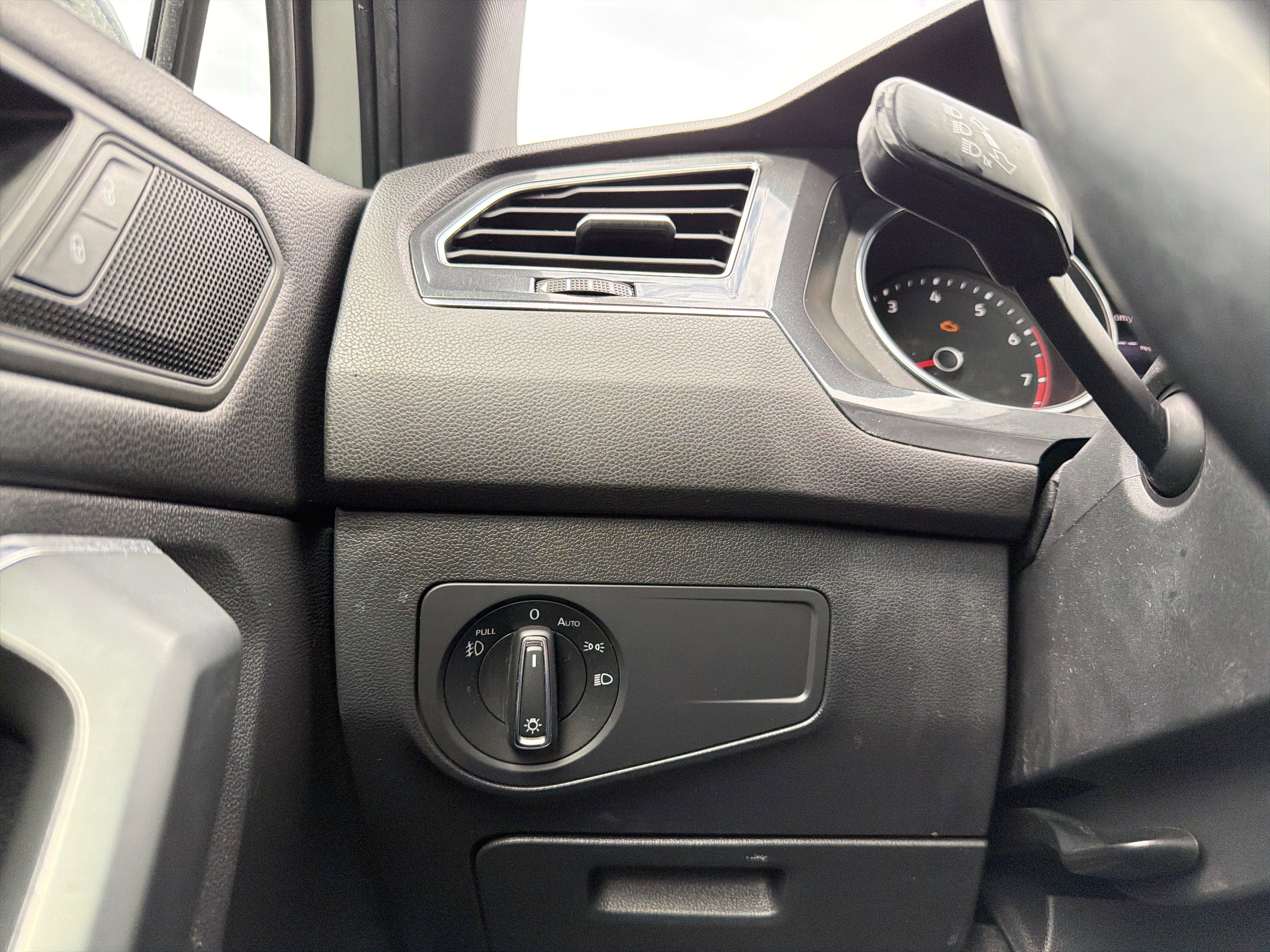 2020 Volkswagen Tiguan 2.0T SE R-Line Black 4Motion