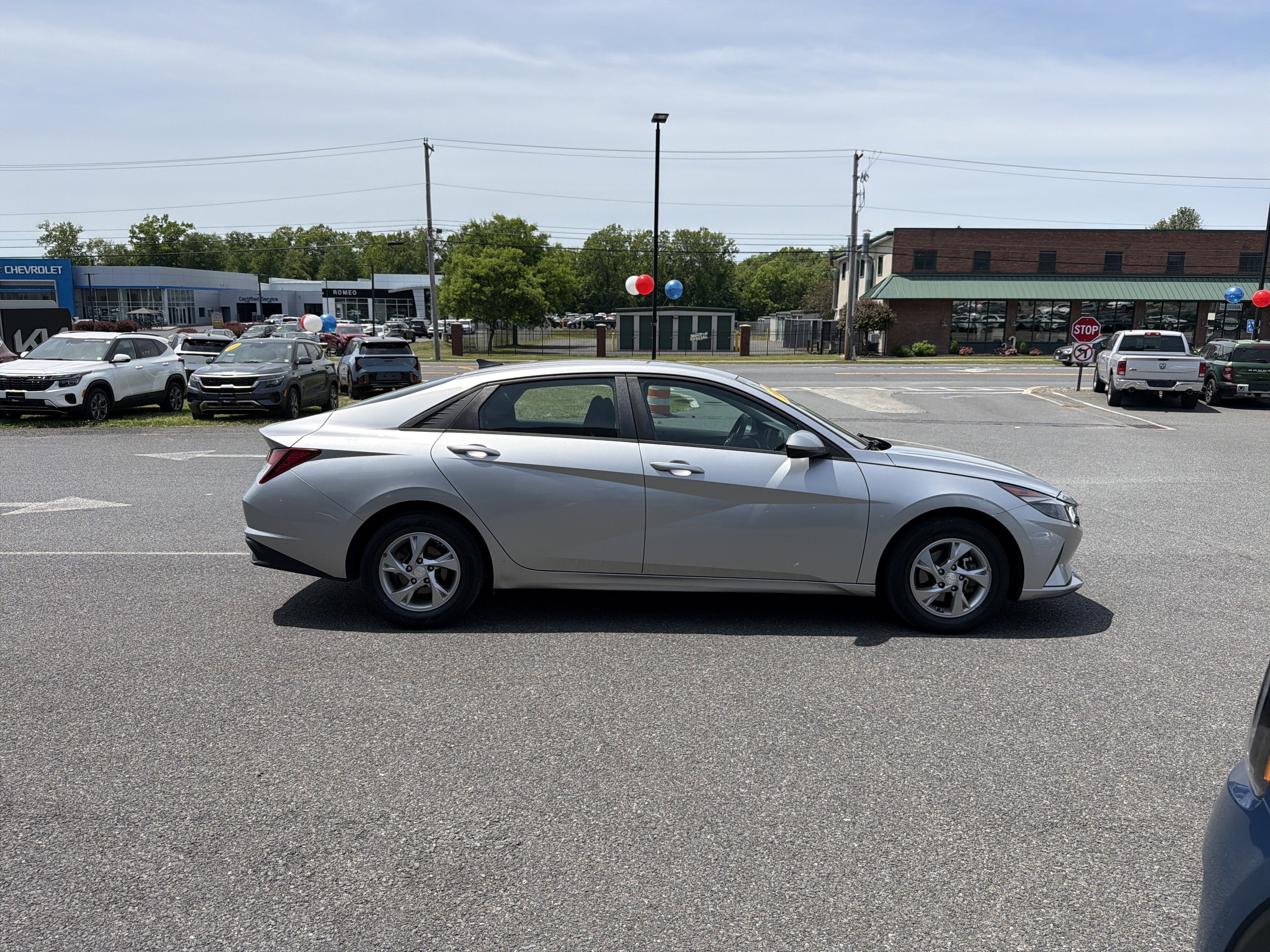 2021 Hyundai ELANTRA SE
