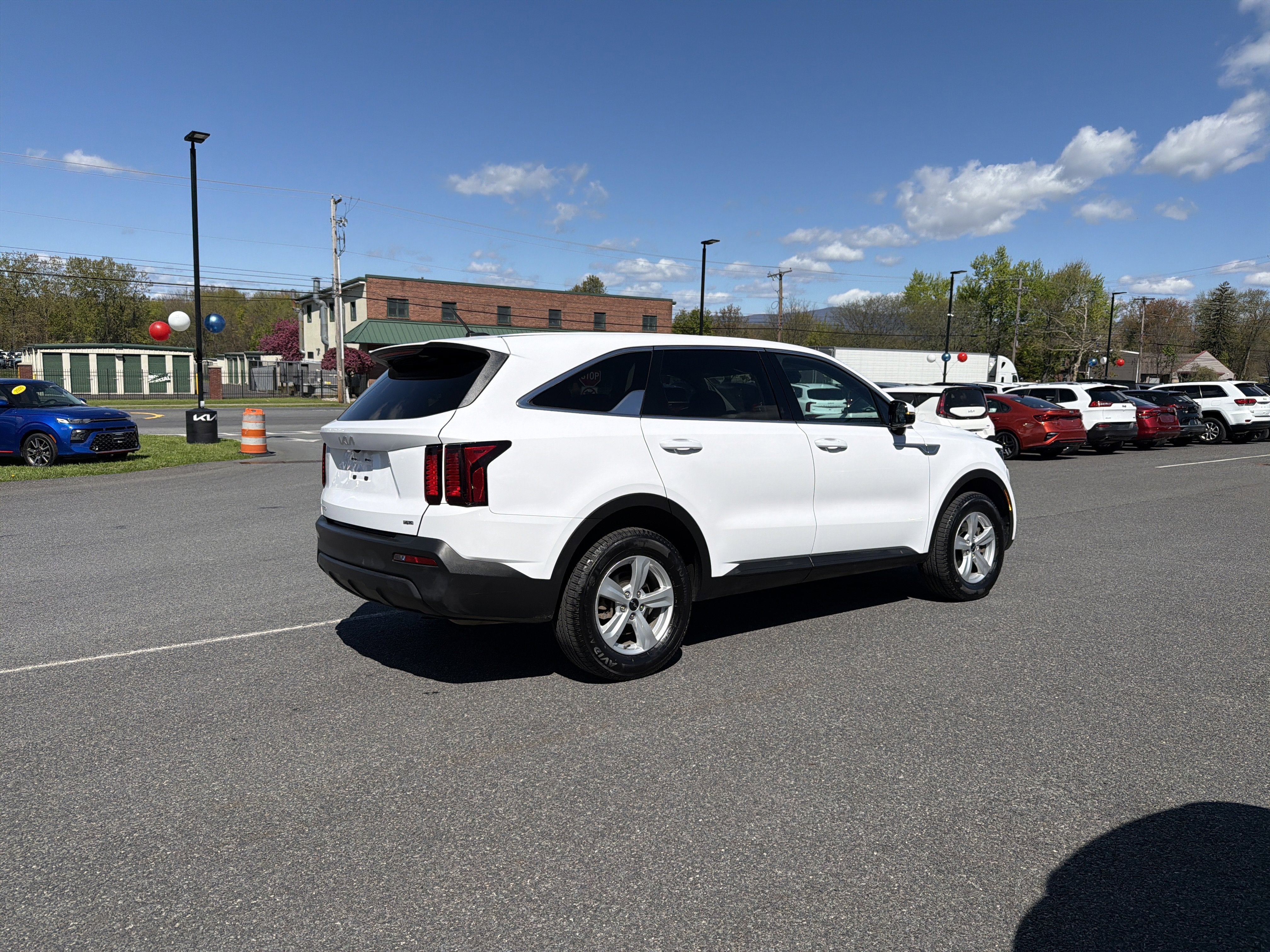 2023 Kia Sorento LX