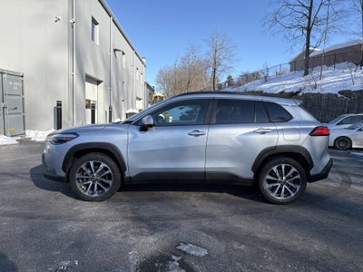 2024 Toyota Corolla Cross XLE