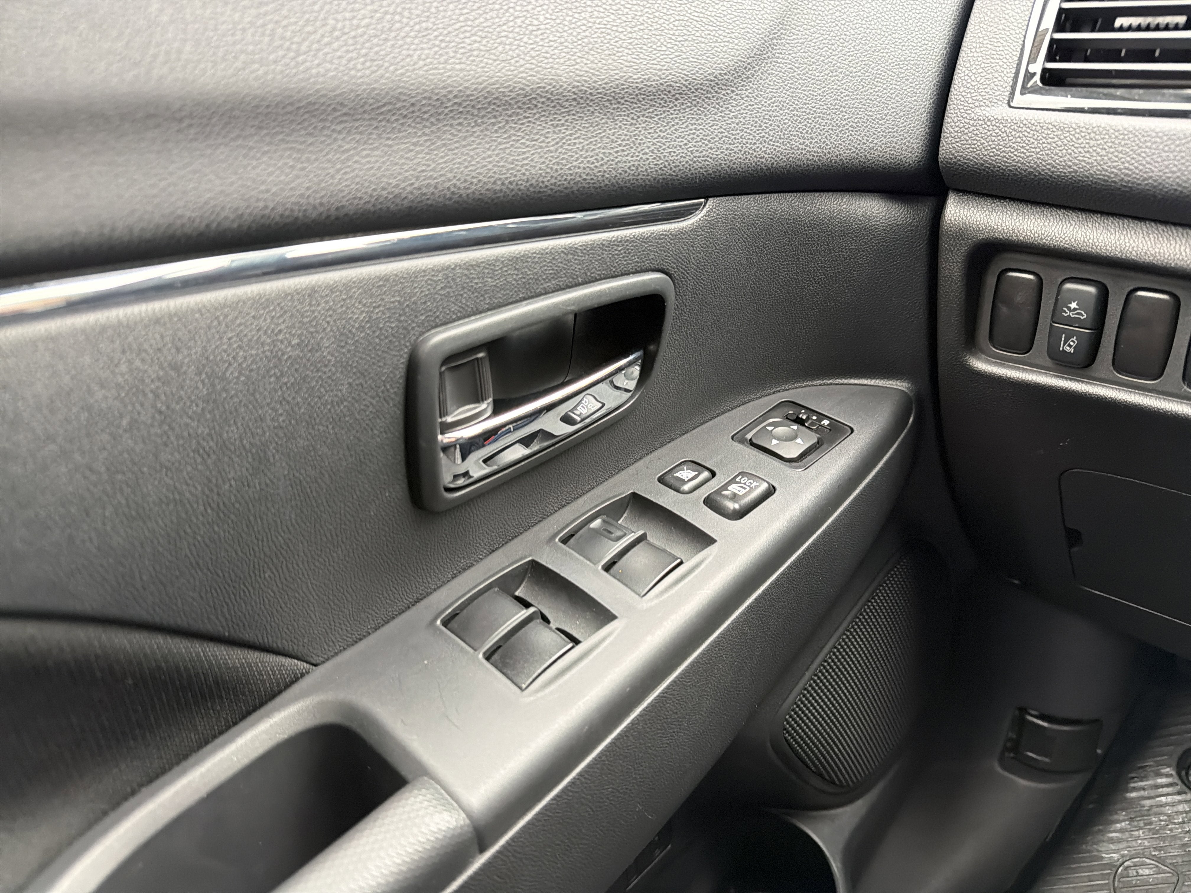 2025 Mitsubishi Outlander Sport Base