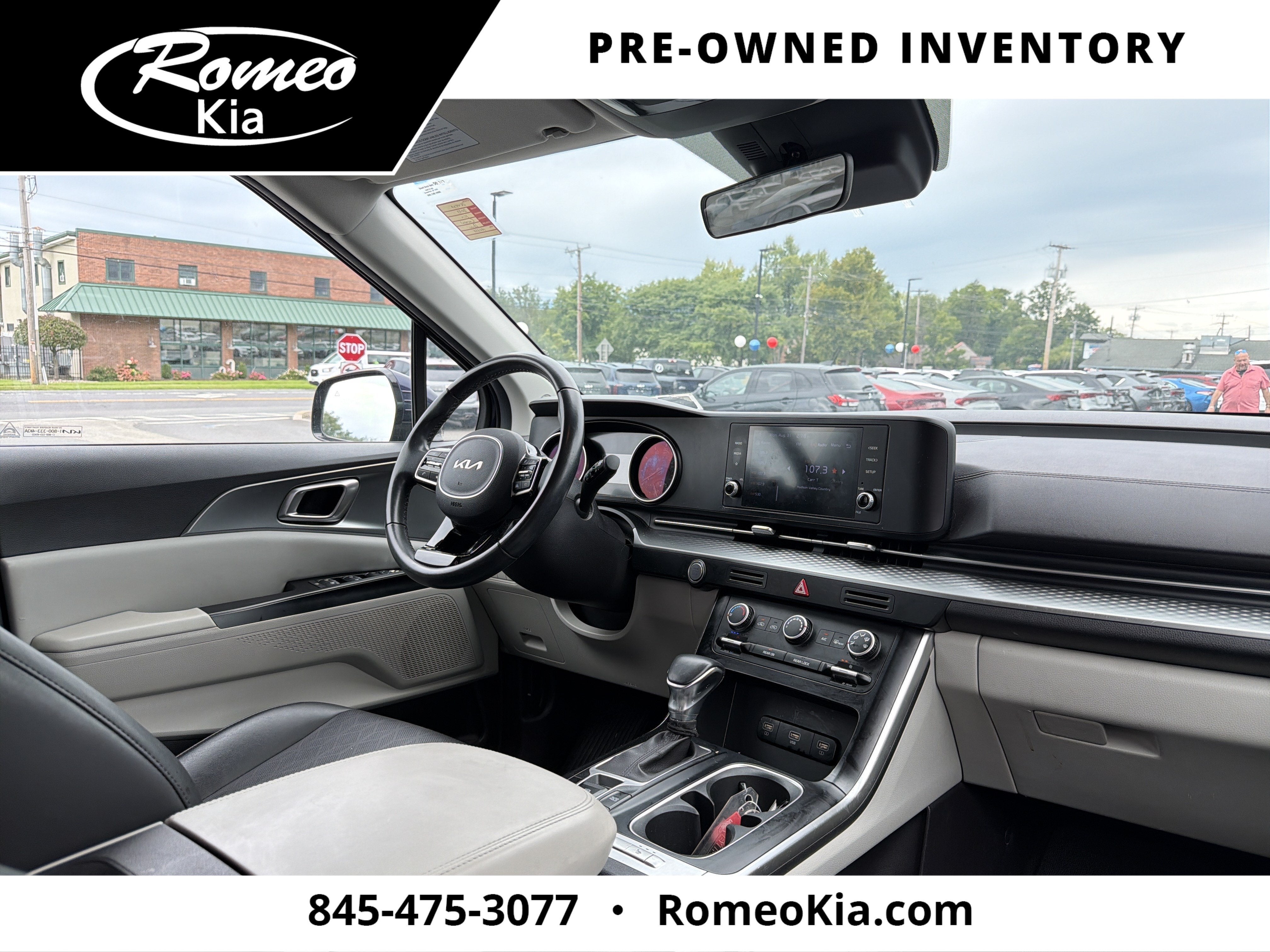 2023 Kia Carnival LX