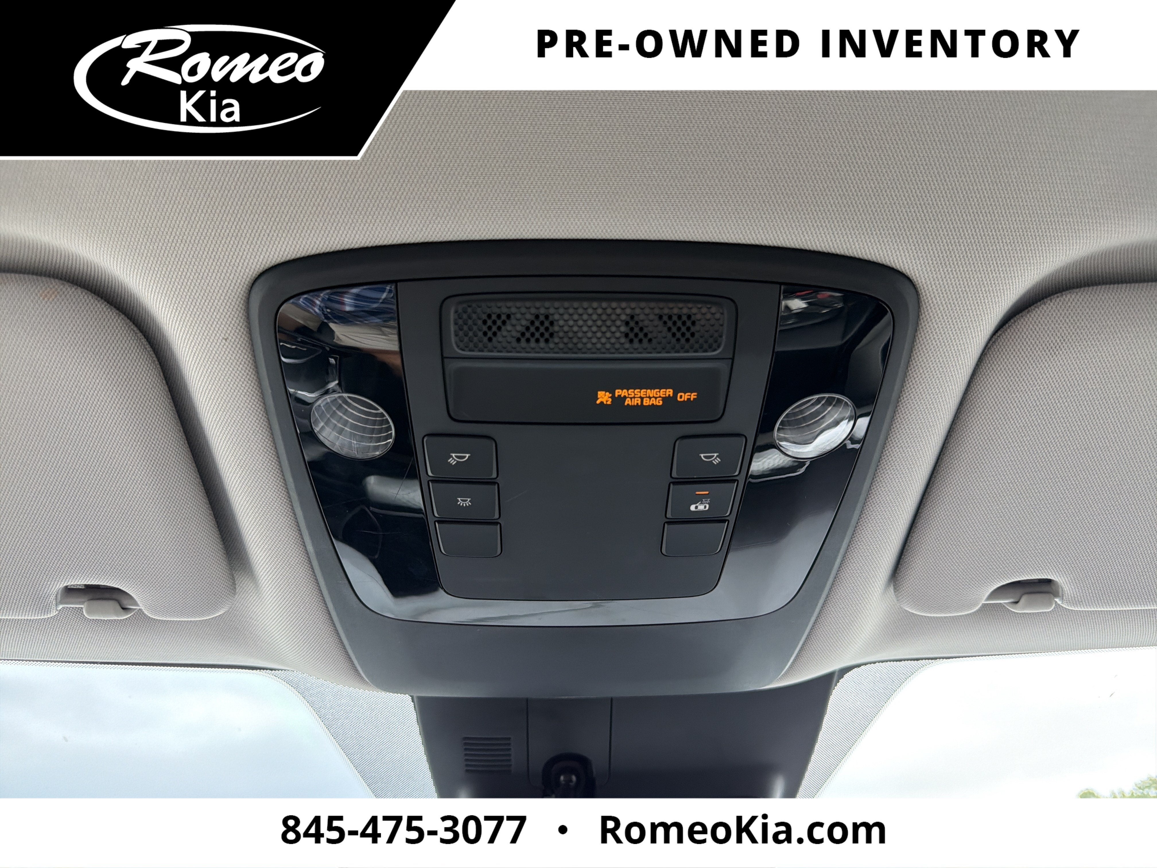 2023 Kia Carnival LX