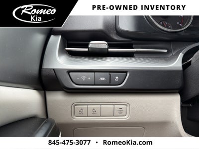 2023 Kia Carnival LX