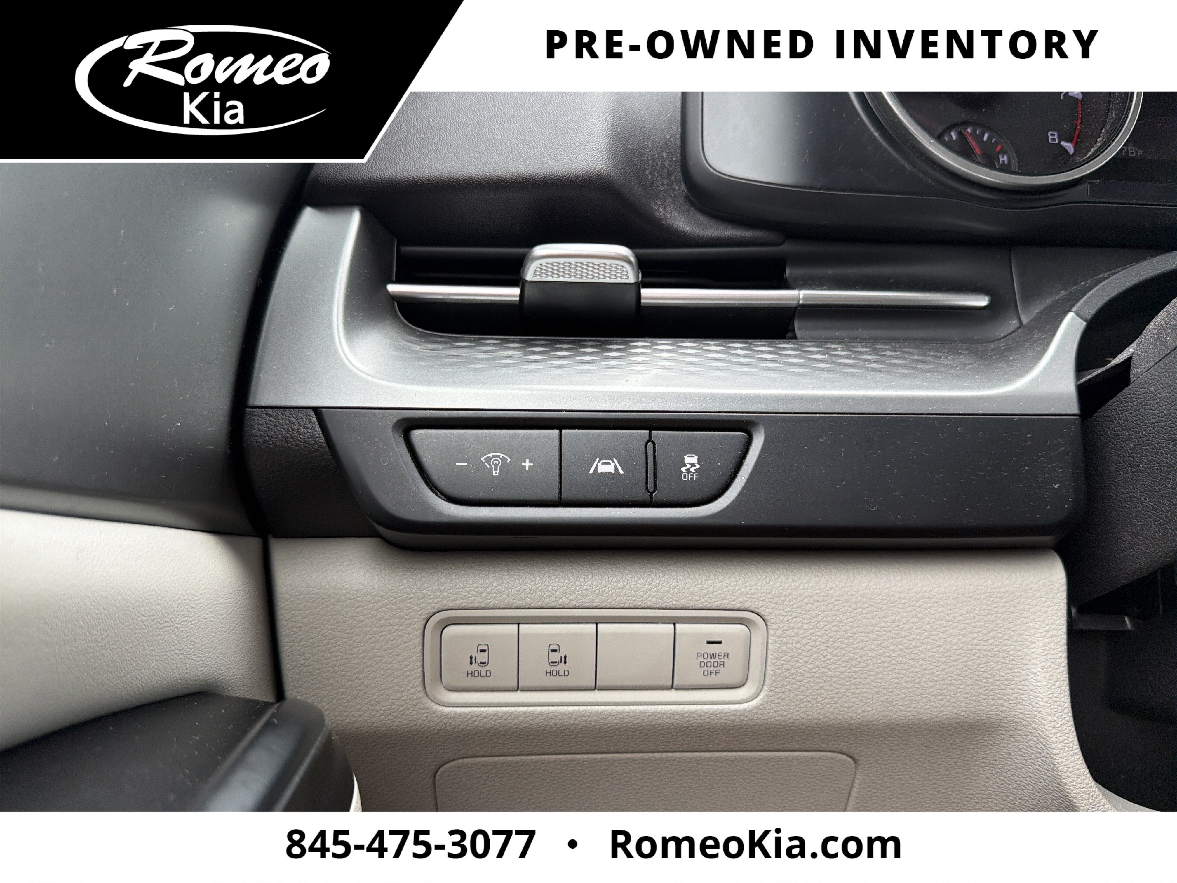 2023 Kia Carnival LX