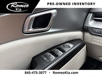 2023 Kia Carnival LX
