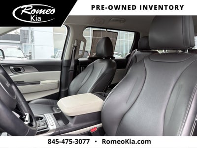 2023 Kia Carnival LX